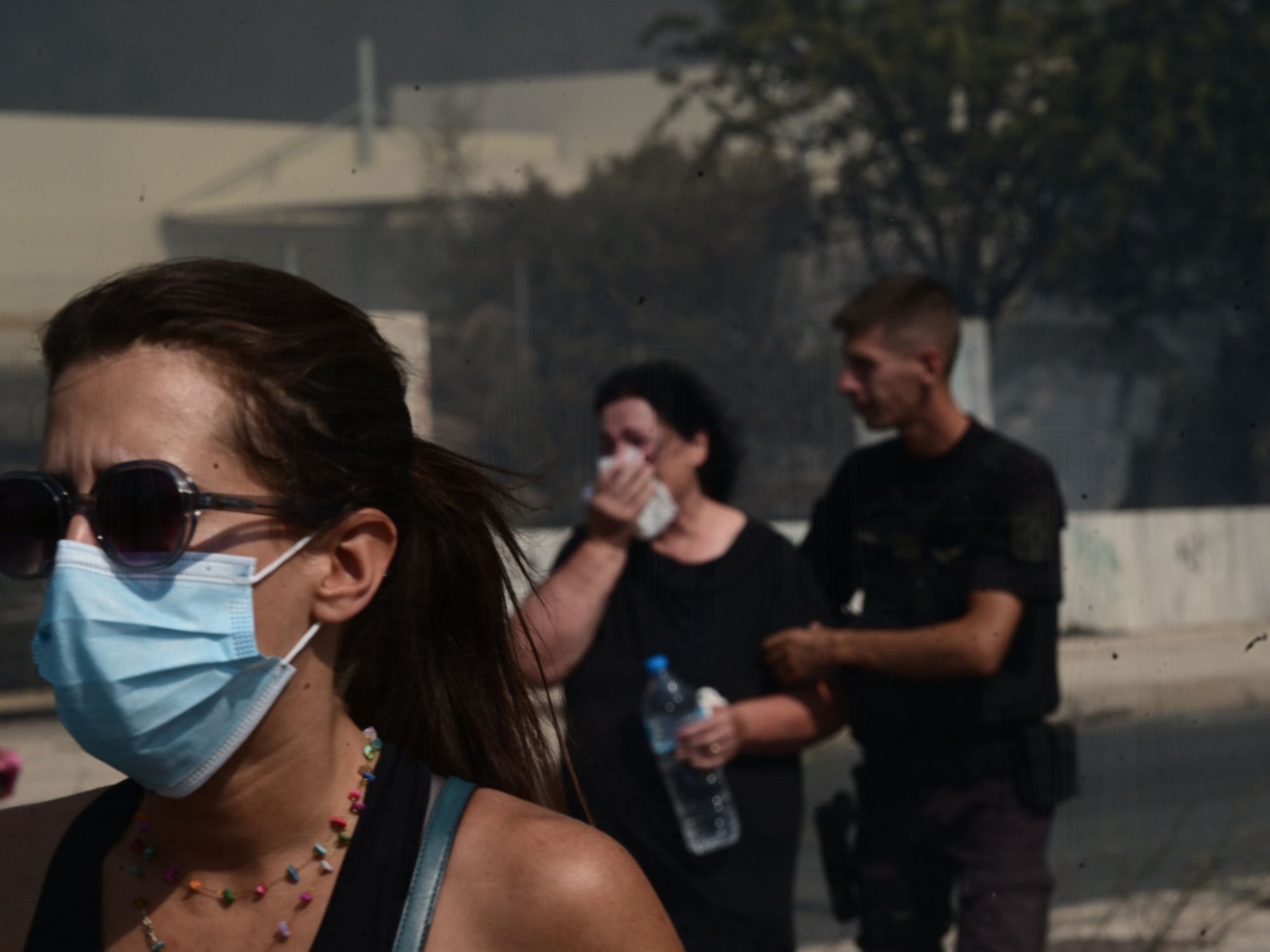 Εικόνες από τη φωτιά στην Αττική