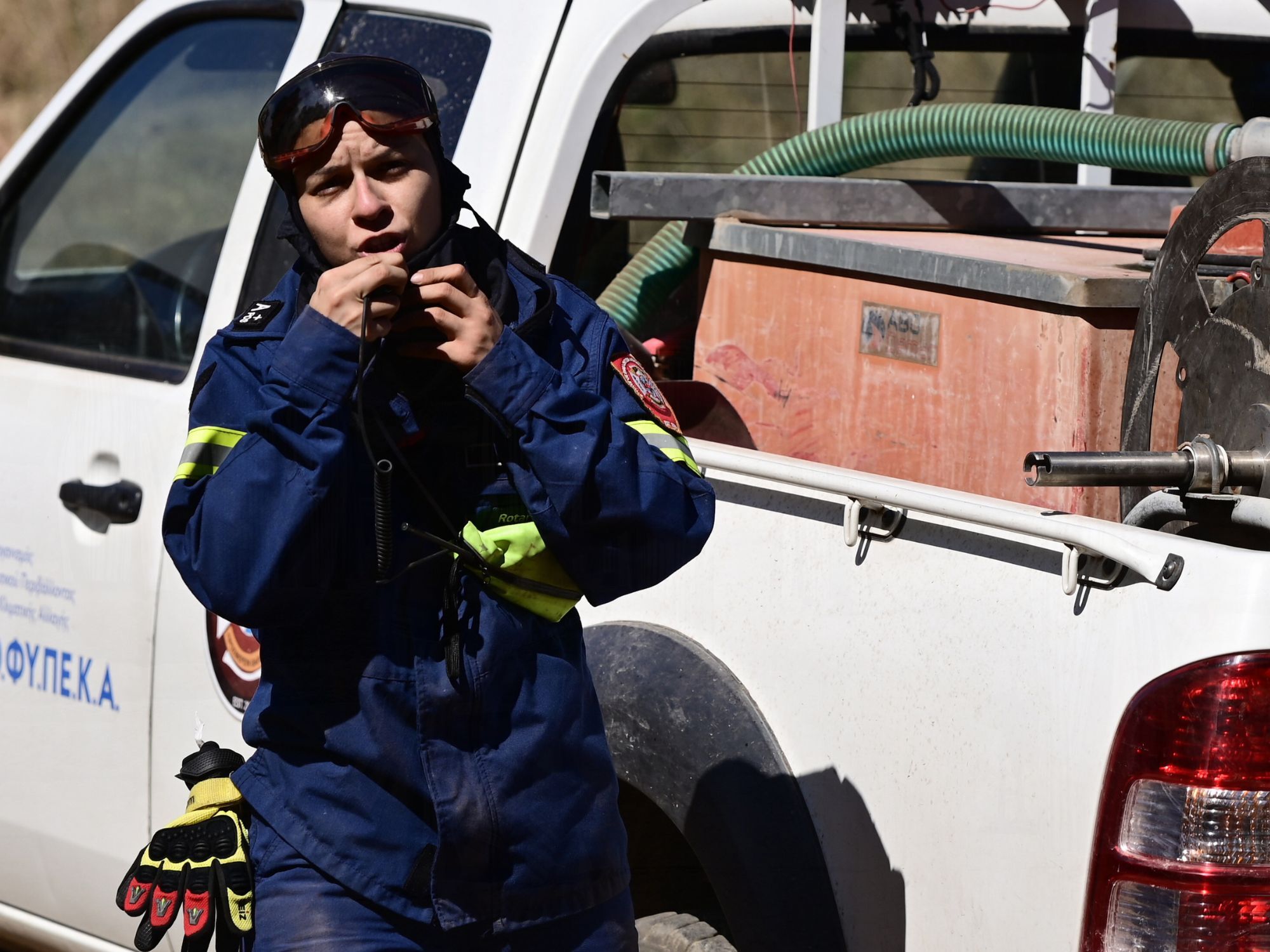 Εικόνες από τις προσπάθειες κατάσβεσης της φωτιάς στην Αττική