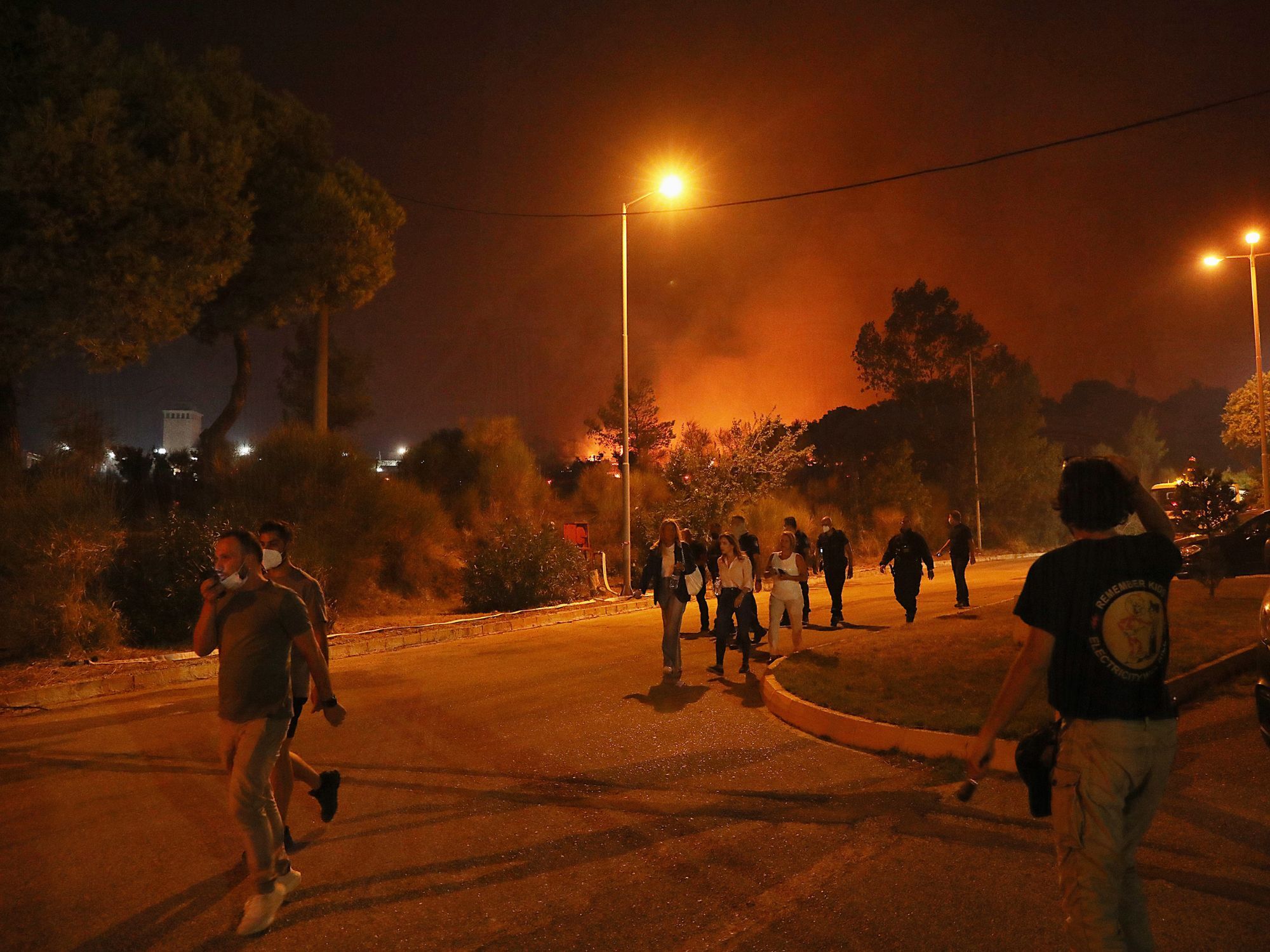 Εικόνες από τη φωτιά στην Αττική
