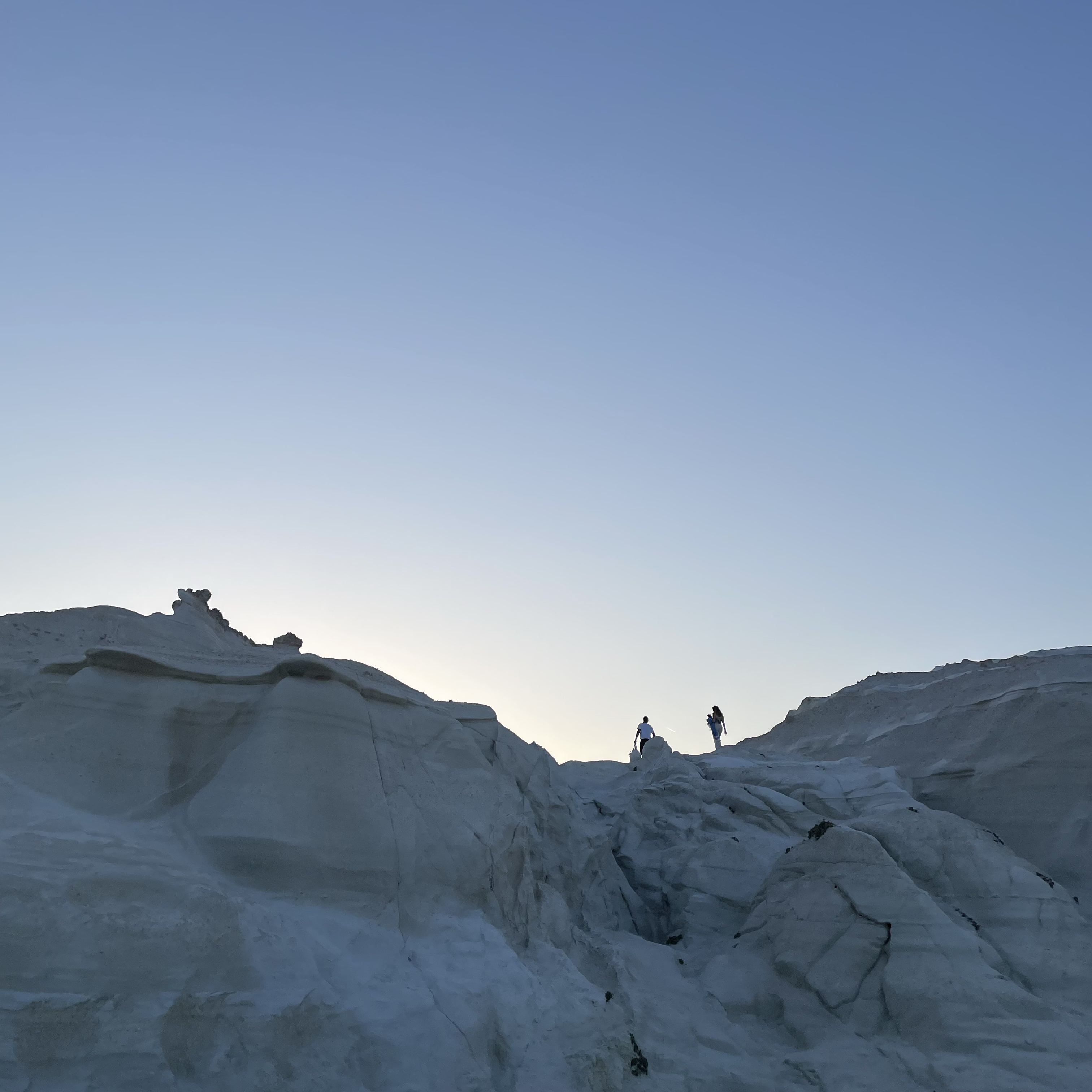 Σαρακήνικο στη Μήλο: Ένα photo story του φωτογράφου Πέτρου Νικόλτσου από τη φημισμένη παραλία και το νησί