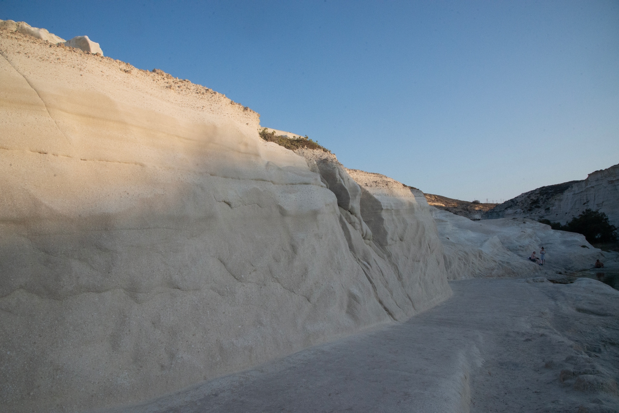 Σαρακήνικο στη Μήλο: Ένα photo story του φωτογράφου Πέτρου Νικόλτσου από τη φημισμένη παραλία και το νησί