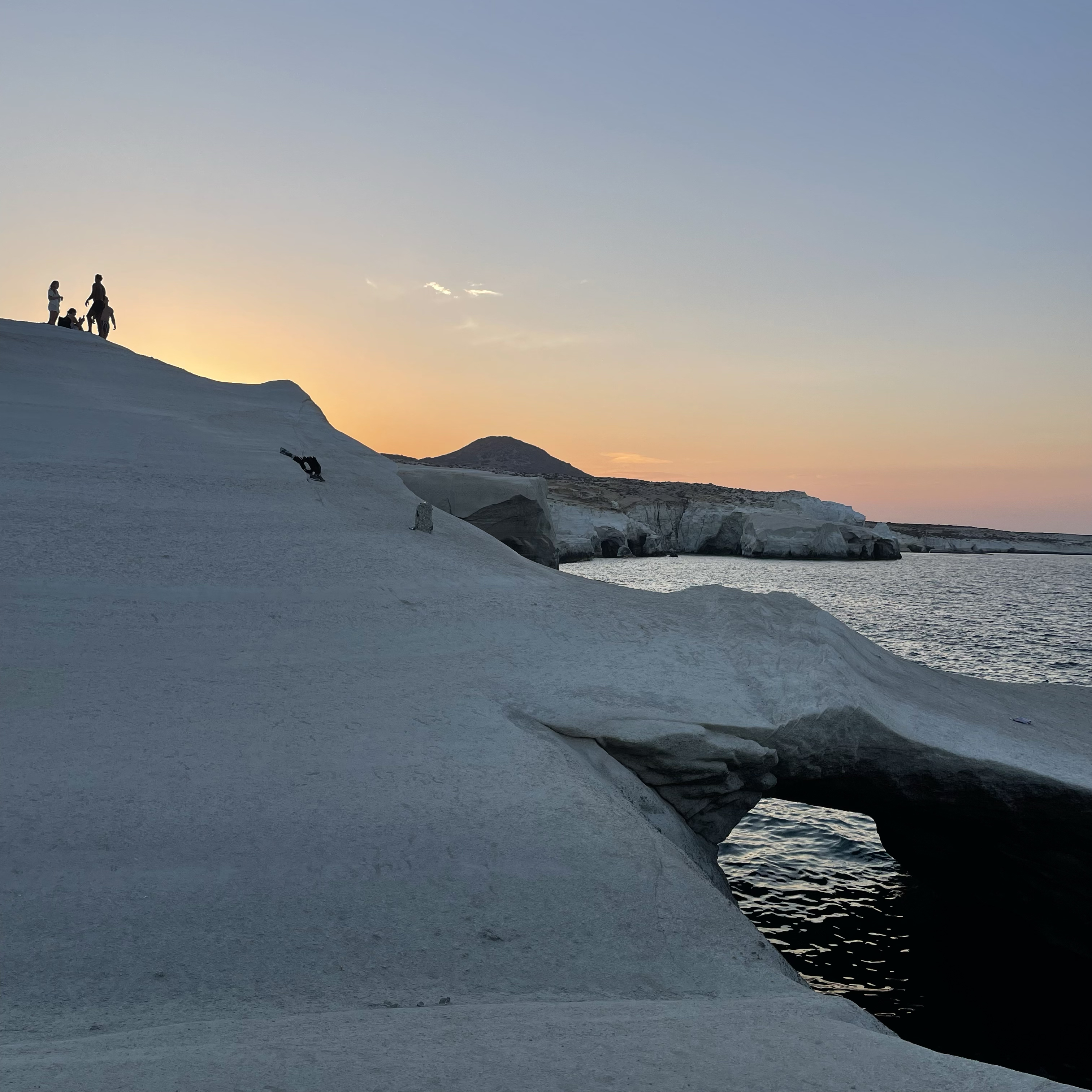 Σαρακήνικο στη Μήλο: Ένα photo story του φωτογράφου Πέτρου Νικόλτσου από τη φημισμένη παραλία και το νησί