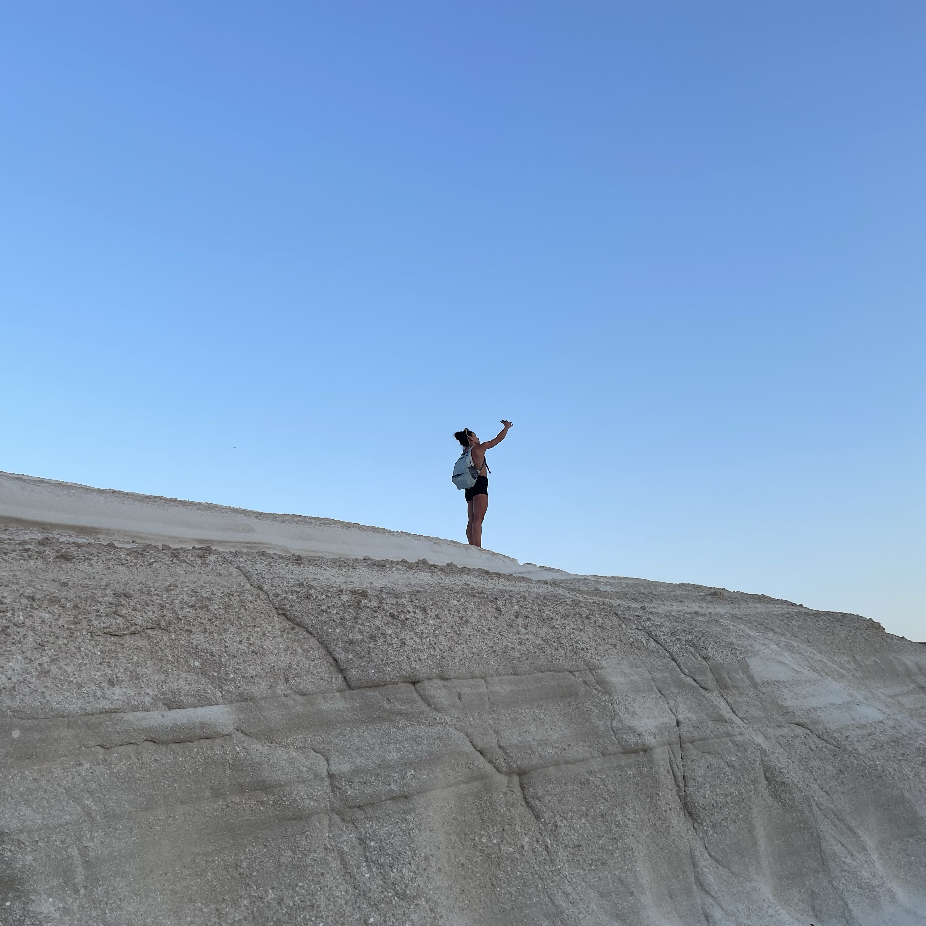 Σαρακήνικο στη Μήλο: Ένα photo story του φωτογράφου Πέτρου Νικόλτσου από τη φημισμένη παραλία και το νησί