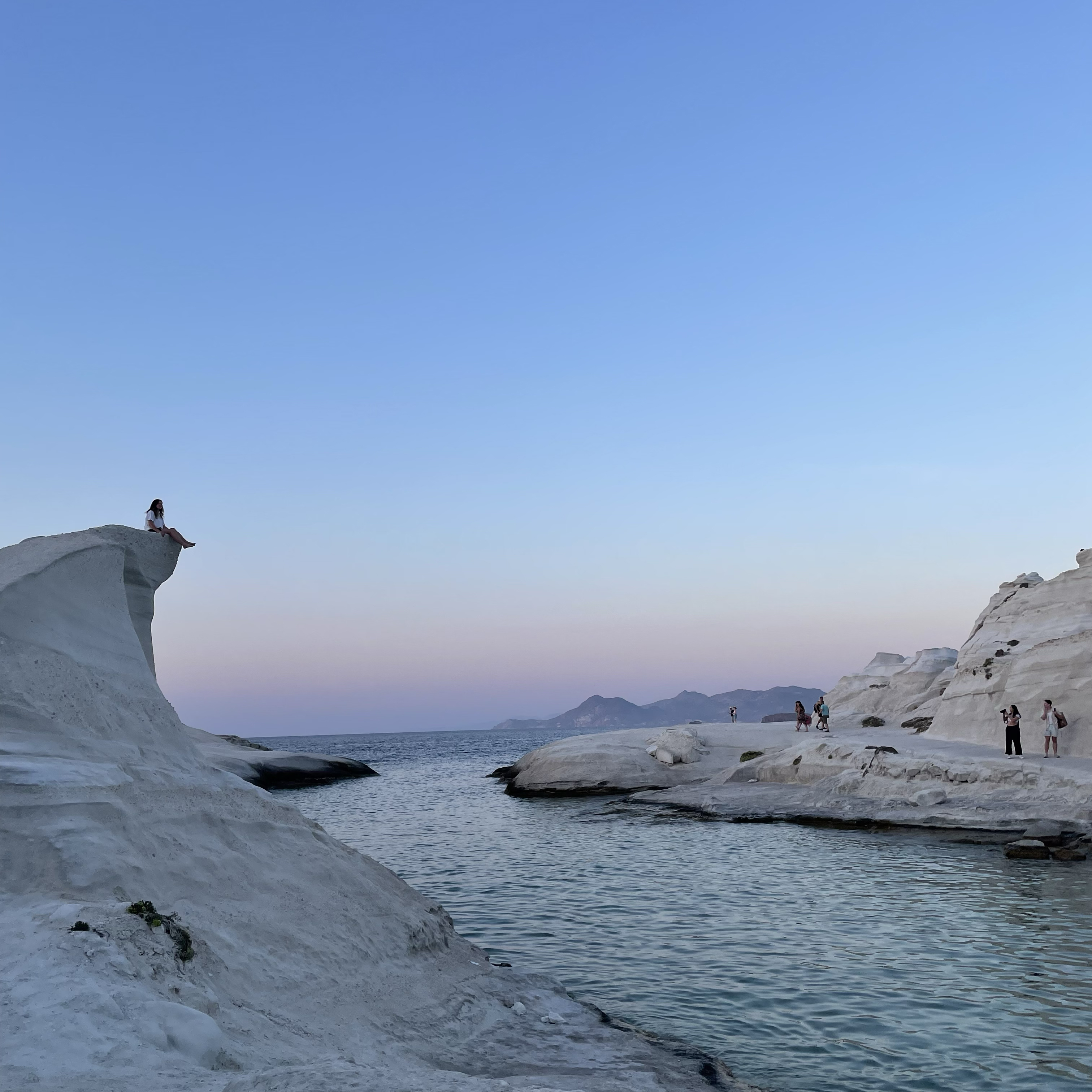 Σαρακήνικο στη Μήλο: Ένα photo story του φωτογράφου Πέτρου Νικόλτσου από τη φημισμένη παραλία και το νησί