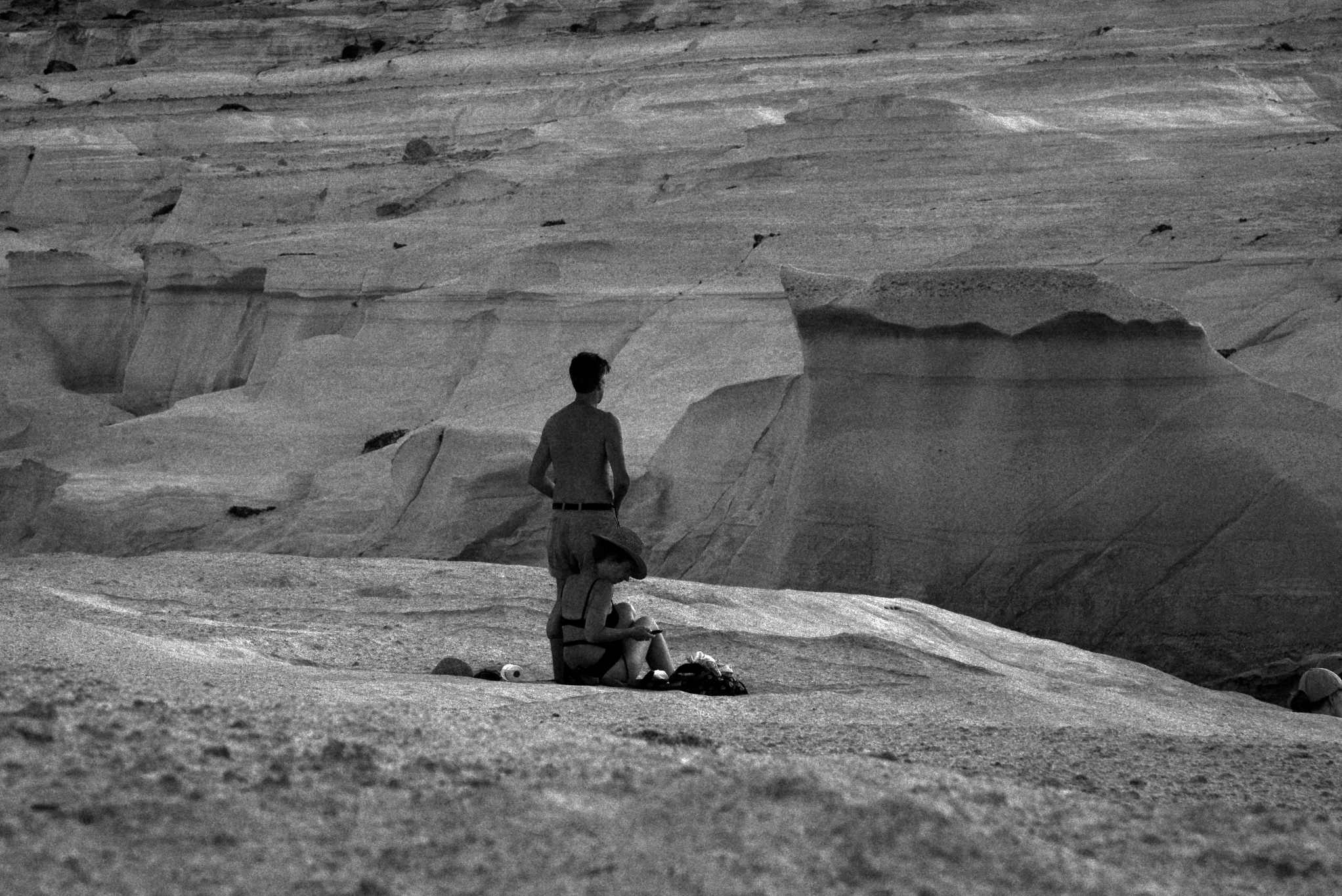 Σαρακήνικο στη Μήλο: Ένα photo story του φωτογράφου Πέτρου Νικόλτσου από τη φημισμένη παραλία και το νησί