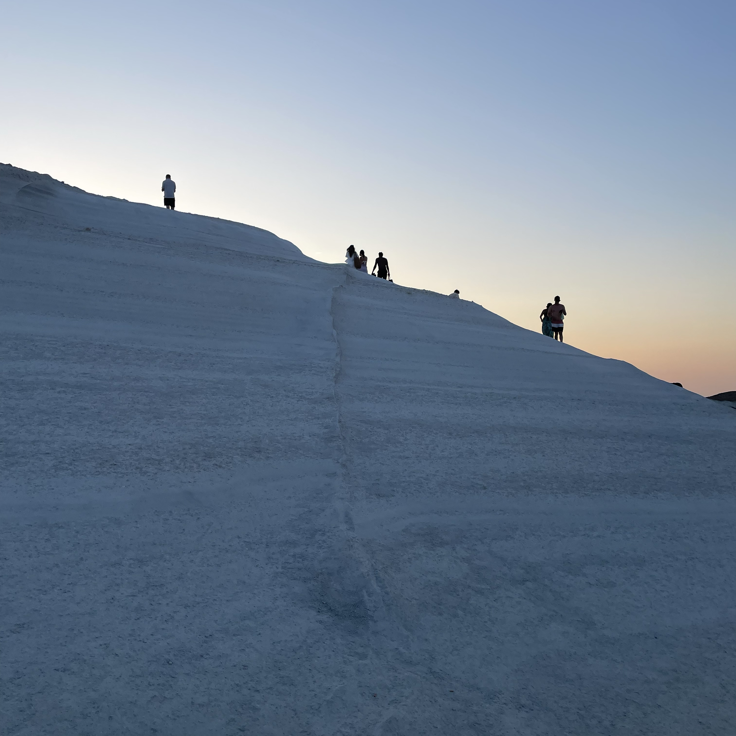Σαρακήνικο στη Μήλο: Ένα photo story του φωτογράφου Πέτρου Νικόλτσου από τη φημισμένη παραλία και το νησί