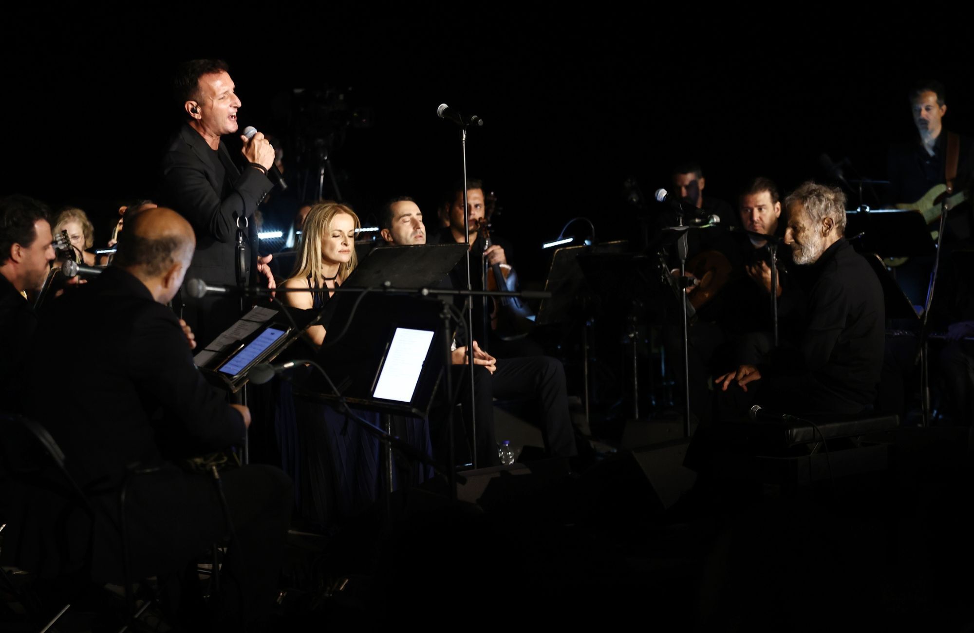 Η εκδήλωση της φωταγώγησης έκλεισε με τη συναυλία του διακεκριμένου Έλληνα συνθέτη Σταύρου Ξαρχάκου