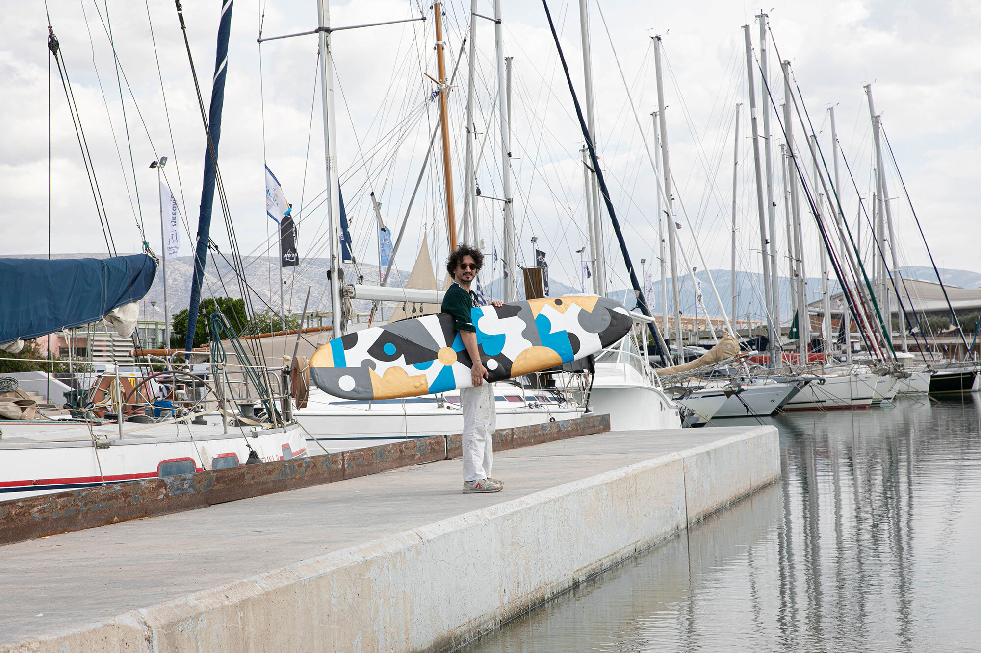 Surfing on the Art Waves / Cacao Rocks © M. Markezi