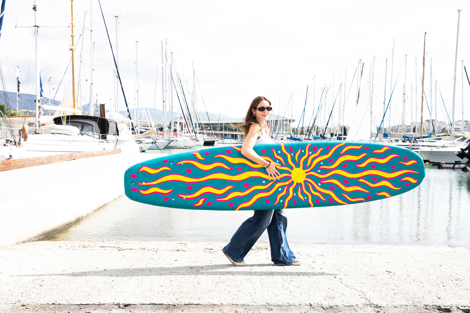 Surfing on the Art Waves / Iolie Vlachaki © M. Markezi