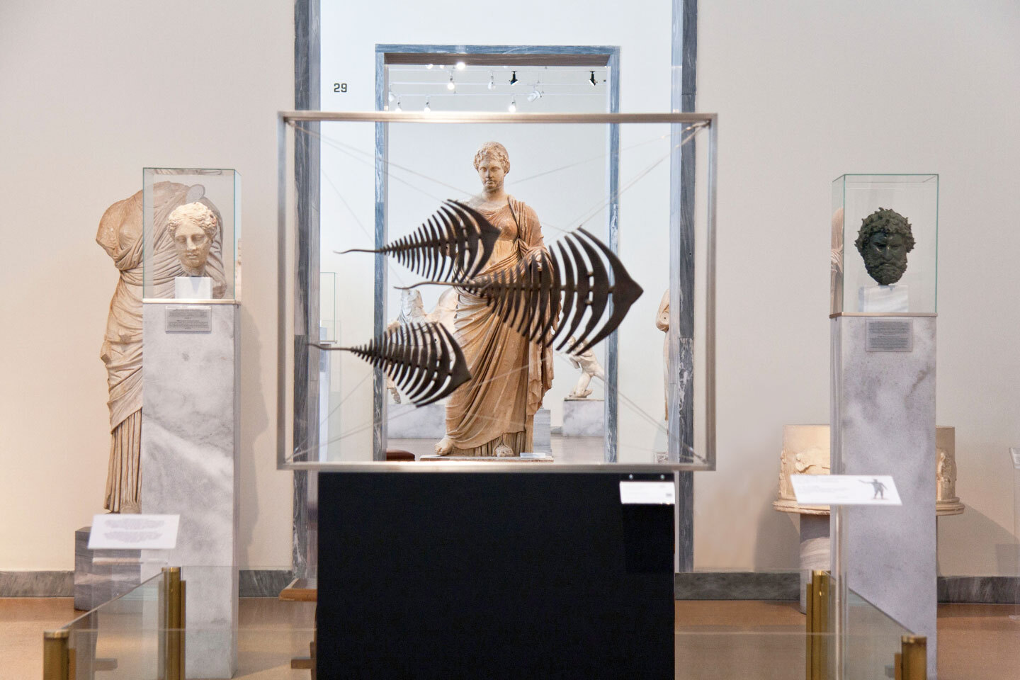 «Πελαγίσιοι Ταξιδευτές» (2012), ανοξείδωτος χάλυβας, χυτός ορείχαλκος, ανοξείδωτο συρματόσχοινο, 100 x 80 x 10 εκ.