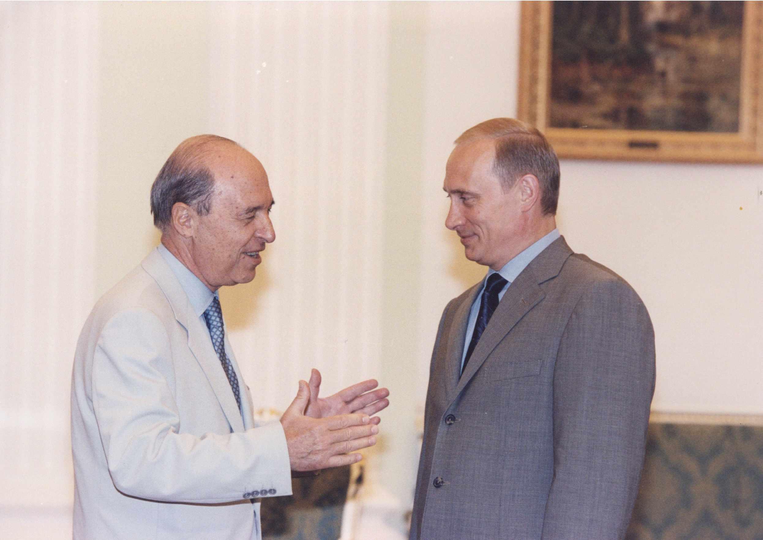 Κώστας Σημίτης 1936 – 2025: Η διαδρομή, η δράση και η ζωή του σε σπάνιες εικόνες