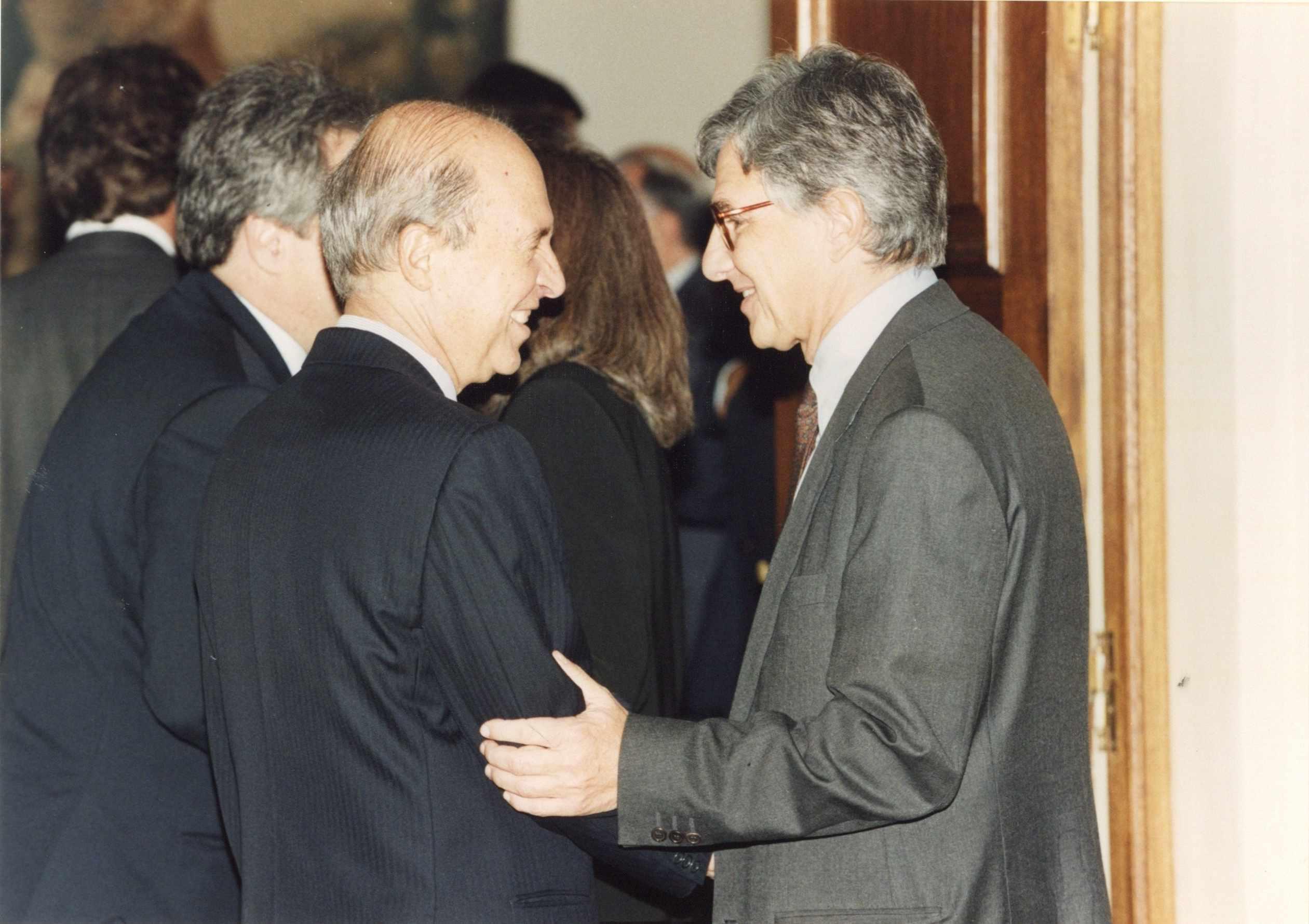 Κώστας Σημίτης 1936 – 2025: Η διαδρομή, η δράση και η ζωή του σε σπάνιες εικόνες