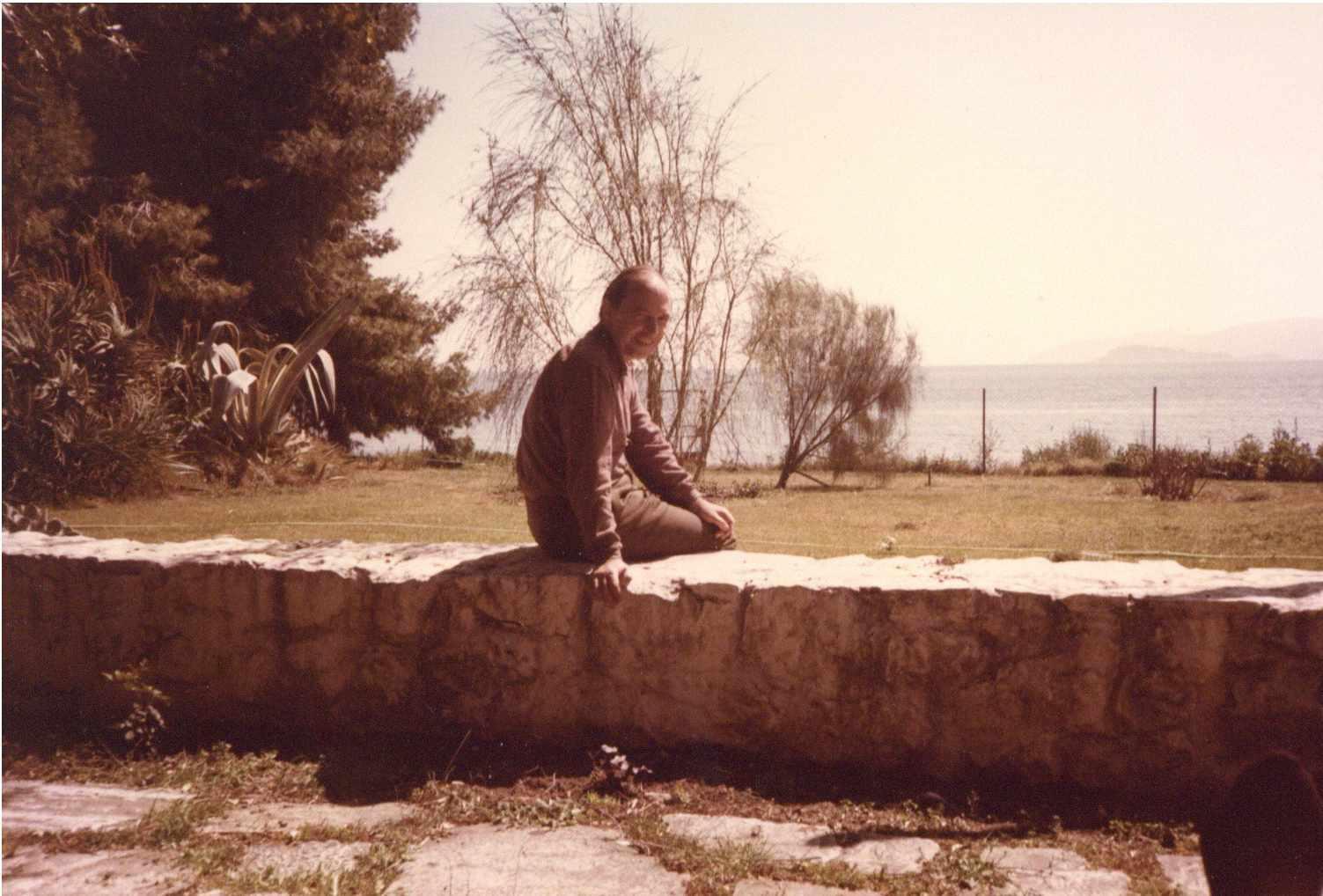 Κώστας Σημίτης 1936 – 2025: Η διαδρομή, η δράση και η ζωή του σε σπάνιες εικόνες