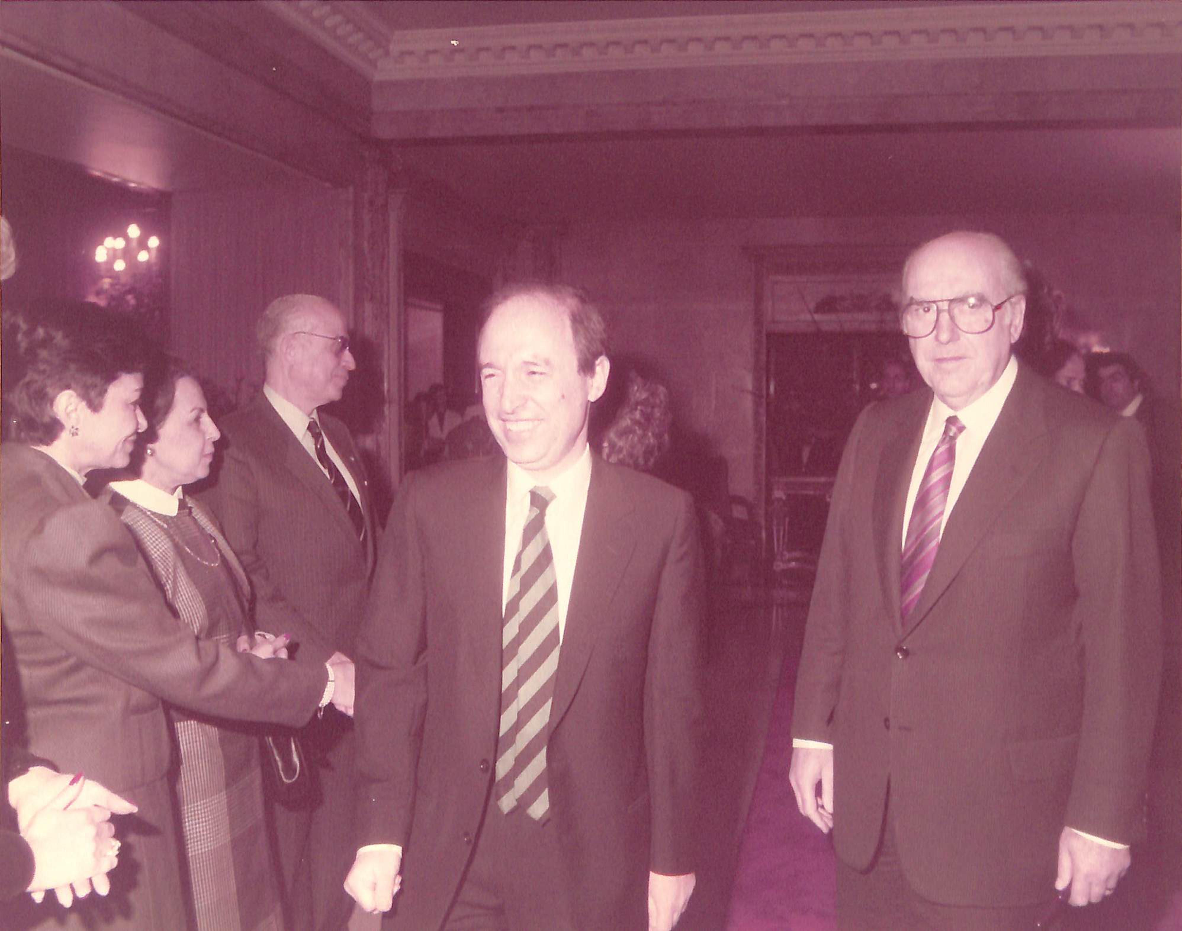 Κώστας Σημίτης 1936 – 2025: Η διαδρομή, η δράση και η ζωή του σε σπάνιες εικόνες