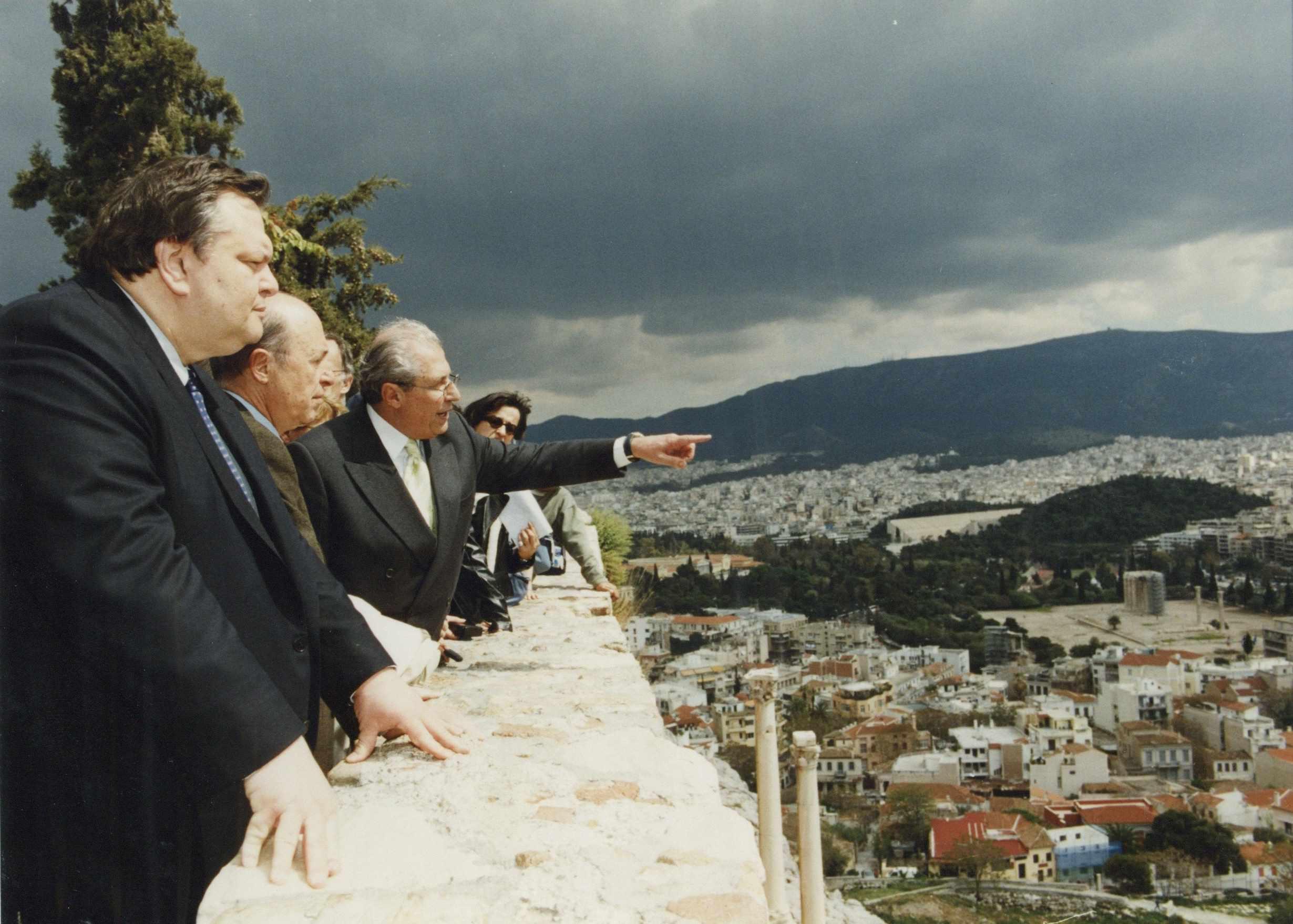 Κώστας Σημίτης 1936 – 2025: Η διαδρομή, η δράση και η ζωή του σε σπάνιες εικόνες