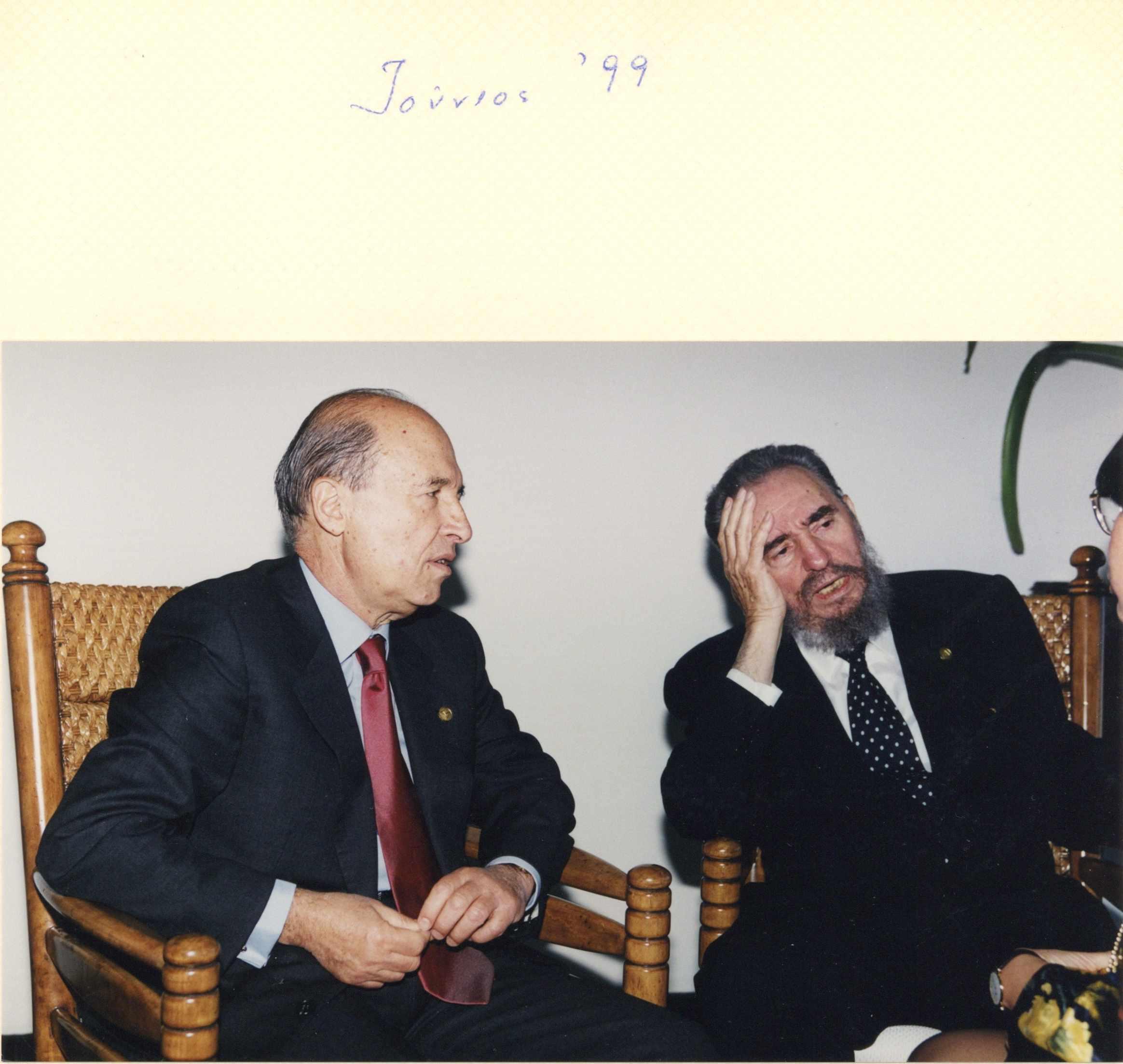 Κώστας Σημίτης 1936 – 2025: Η διαδρομή, η δράση και η ζωή του σε σπάνιες εικόνες