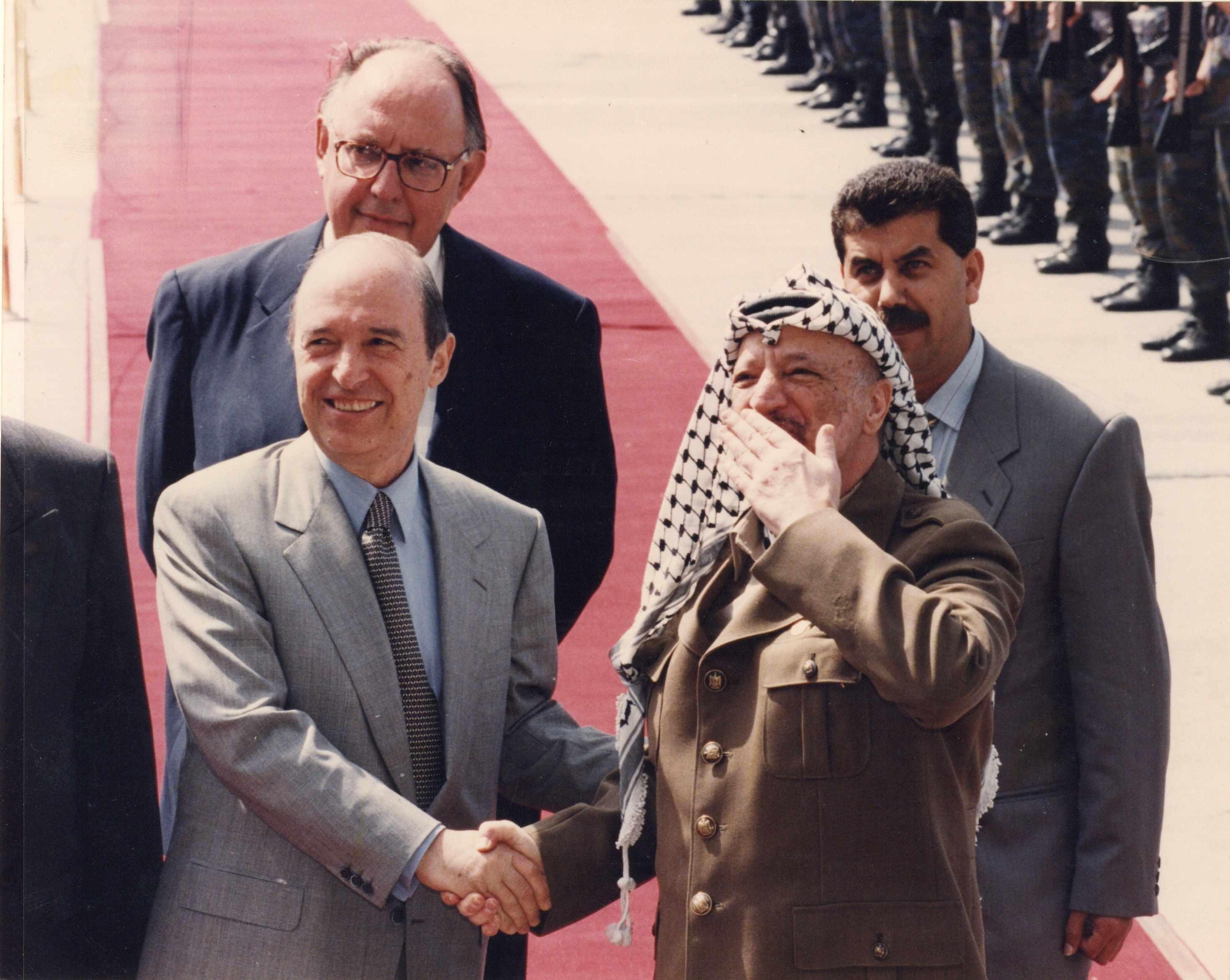 Κώστας Σημίτης 1936 – 2025: Η διαδρομή, η δράση και η ζωή του σε σπάνιες εικόνες