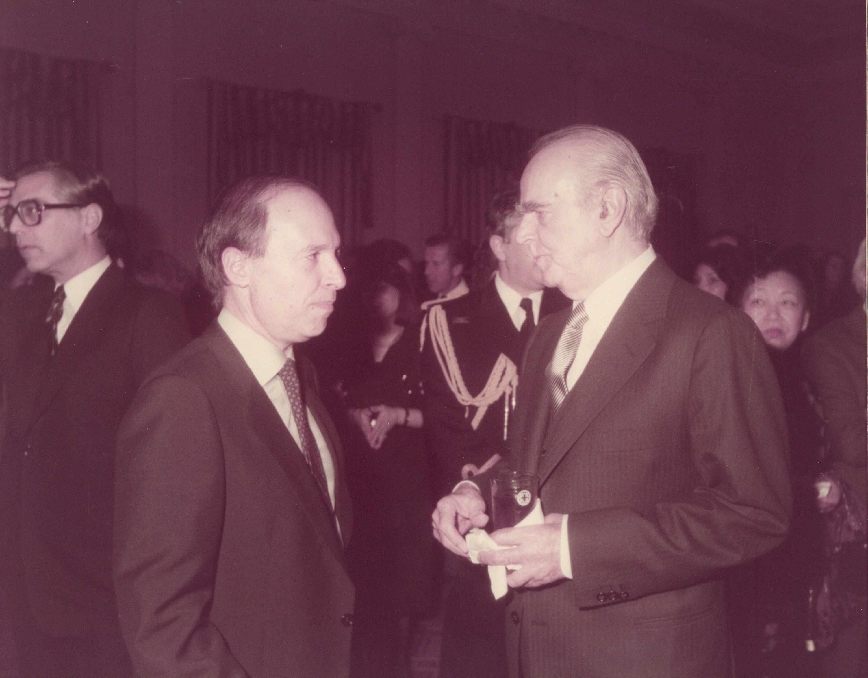 Κώστας Σημίτης 1936 – 2025: Η διαδρομή, η δράση και η ζωή του σε σπάνιες εικόνες