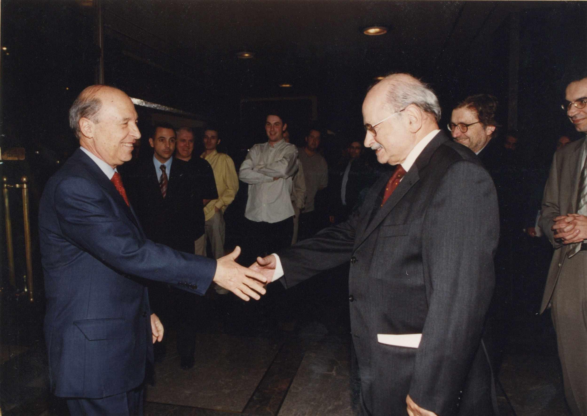 Κώστας Σημίτης 1936 – 2025: Η διαδρομή, η δράση και η ζωή του σε σπάνιες εικόνες