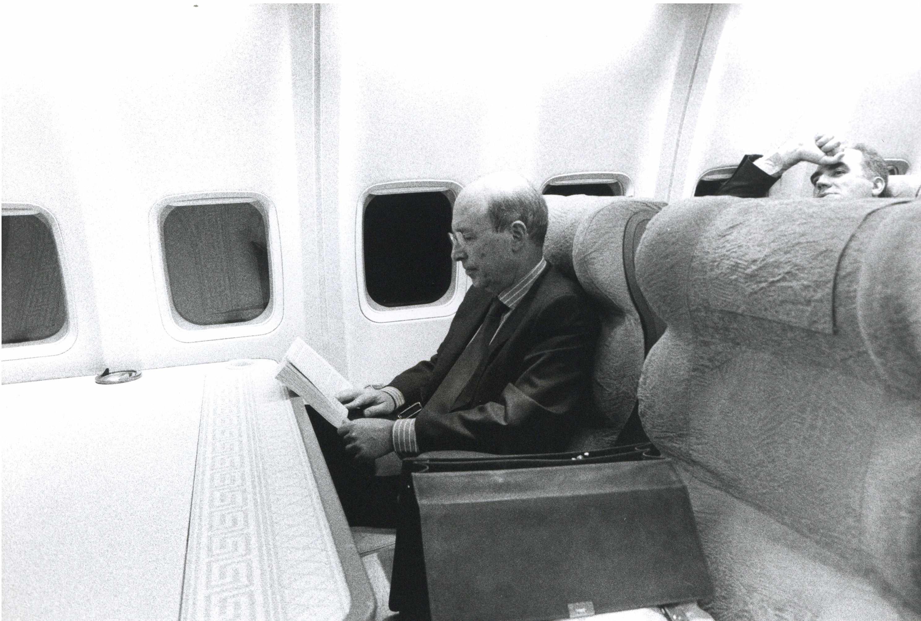 Κώστας Σημίτης 1936 – 2025: Η διαδρομή, η δράση και η ζωή του σε σπάνιες εικόνες