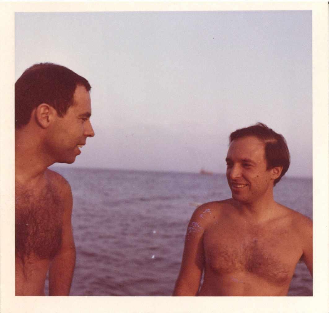 Κώστας Σημίτης 1936 – 2025: Η διαδρομή, η δράση και η ζωή του σε σπάνιες εικόνες