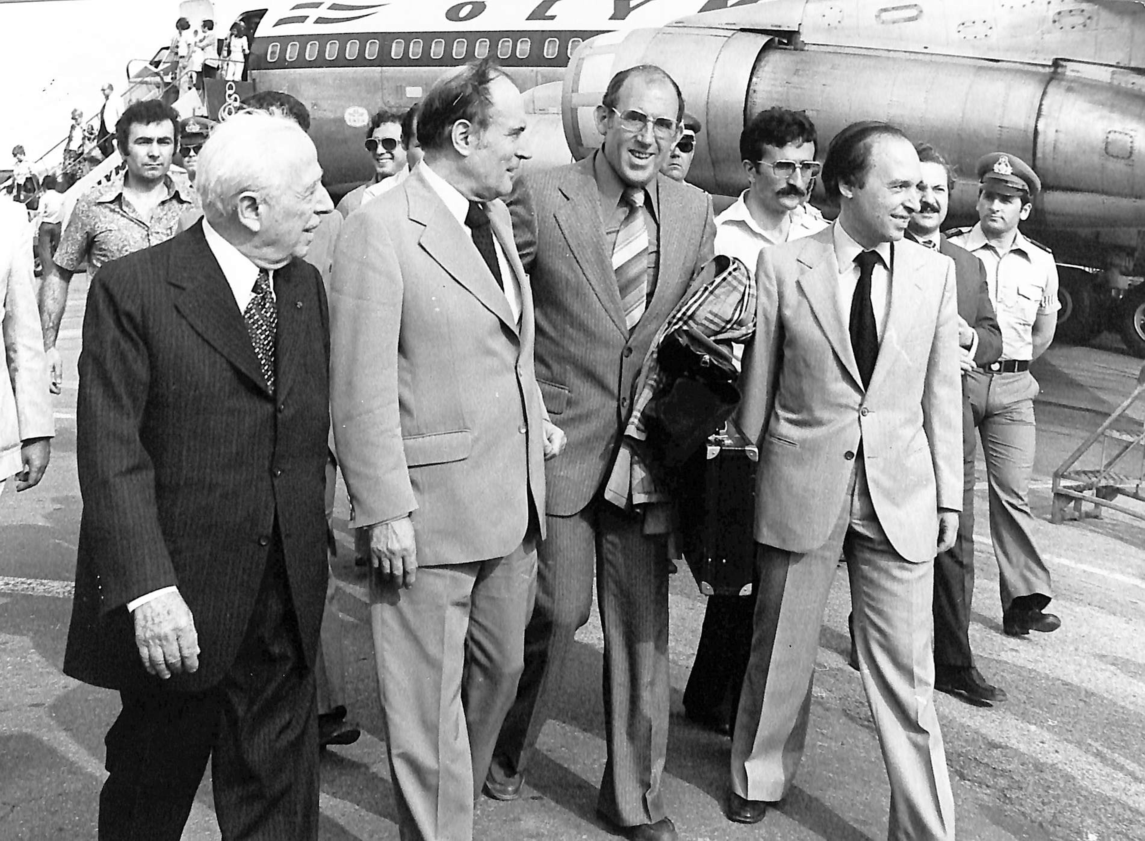 Κώστας Σημίτης 1936 – 2025: Η διαδρομή, η δράση και η ζωή του σε σπάνιες εικόνες