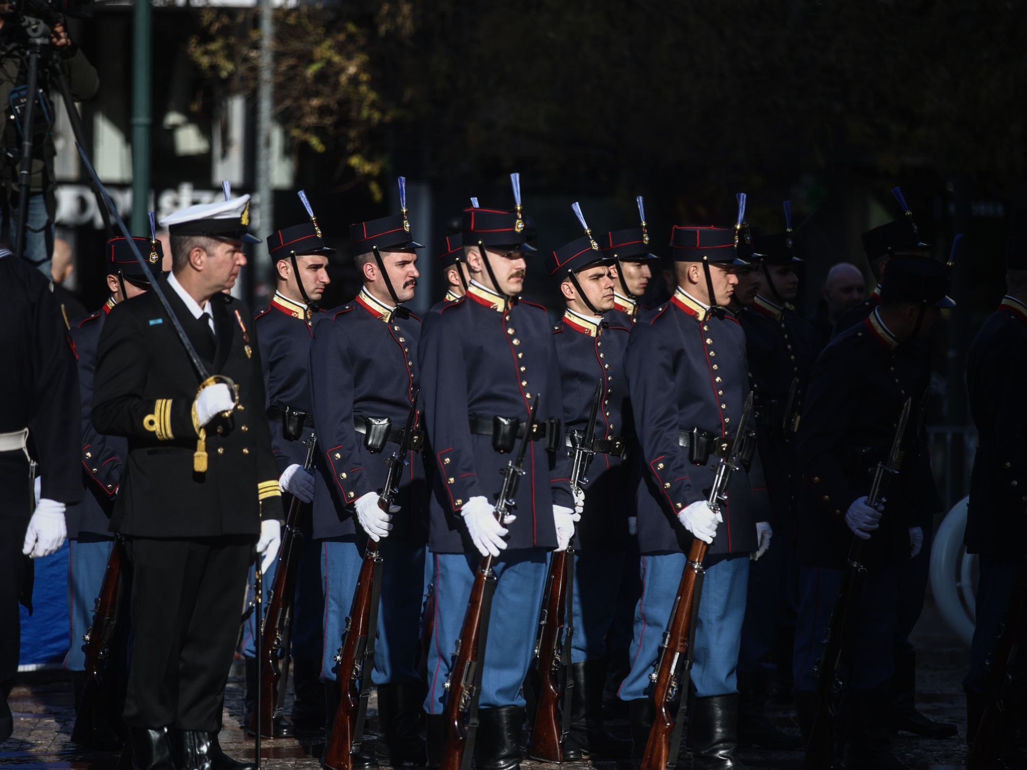 Ο τελευταίος αποχαιρετισμός στον Κώστα Σημίτη με τιμές εν ενεργεία πρωθυπουργού