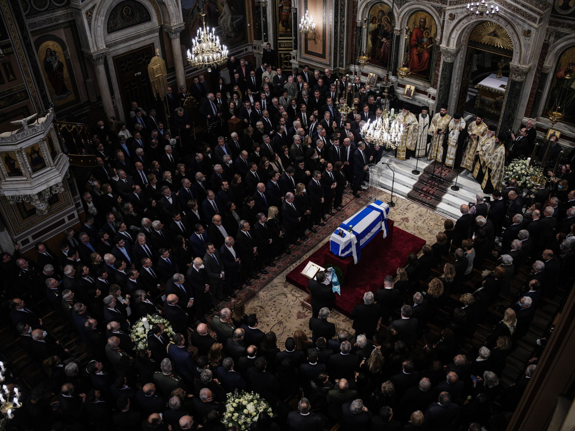 Στιγμιότυπο από το εσωτερικό της Μητρόπολης Αθηνών 