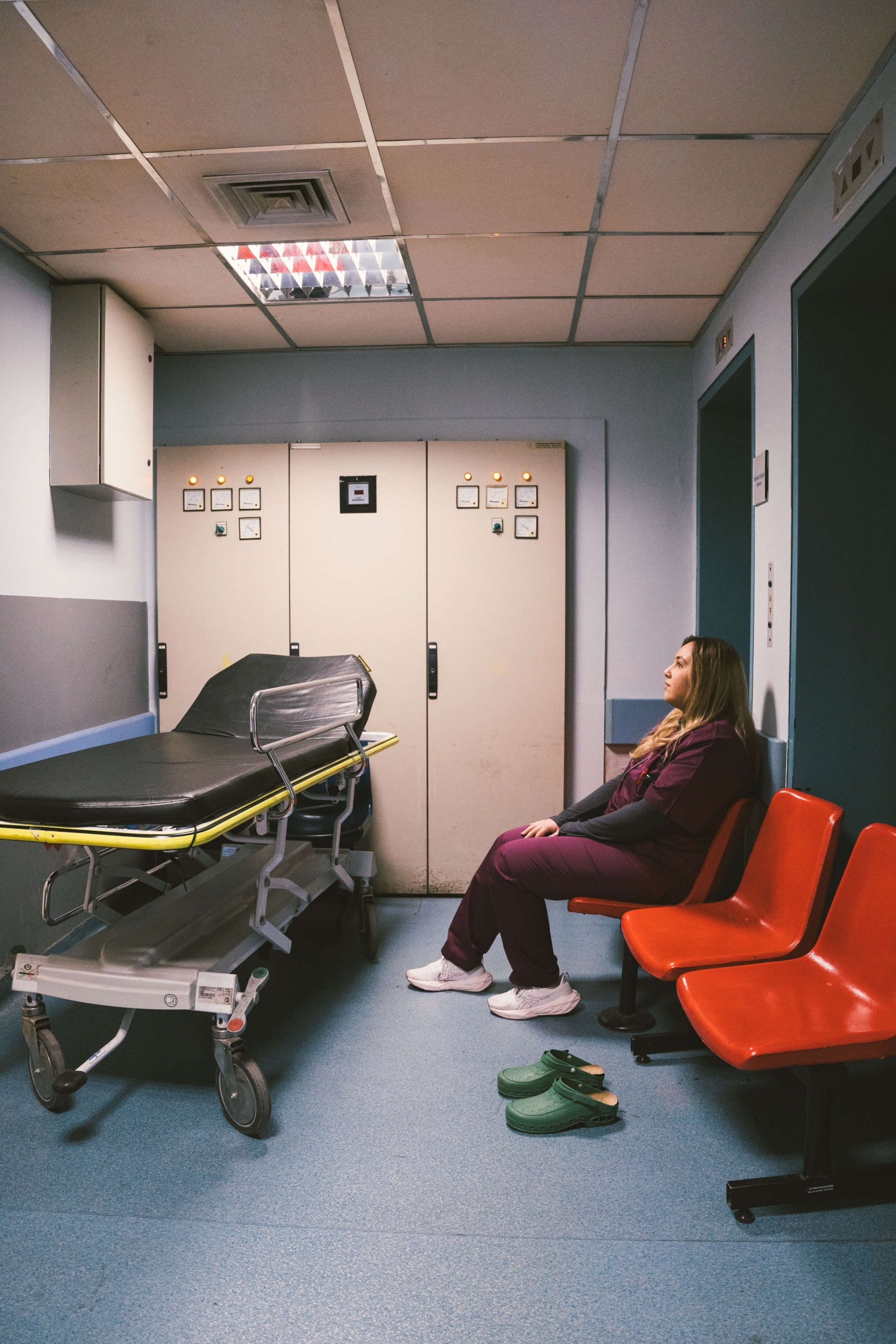 Γιώργος Ζώης: Ο σκηνοθέτης του «Αρκάντια» παρουσιάζει και γράφει στην ATHENS VOICE για το φωτογραφικό project με τα αδέσποτα παπούτσια στην Αθήνα