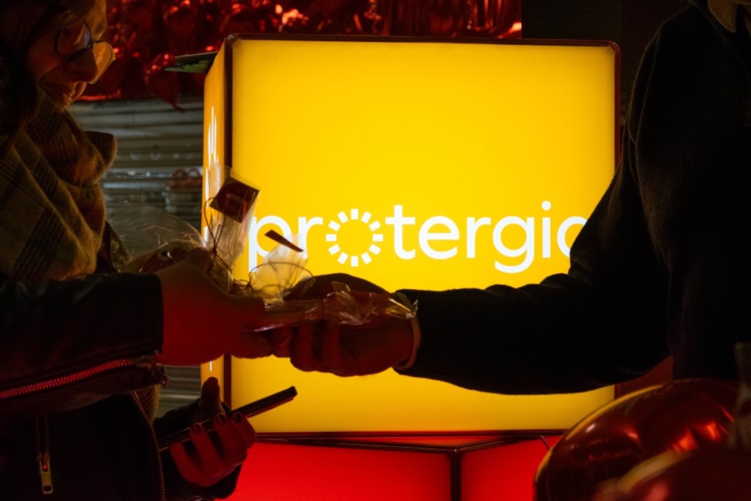 O Voice 102.5 γιόρτασε το ραδιόφωνο και τον έρωτα στο μετρό Συντάγματος 