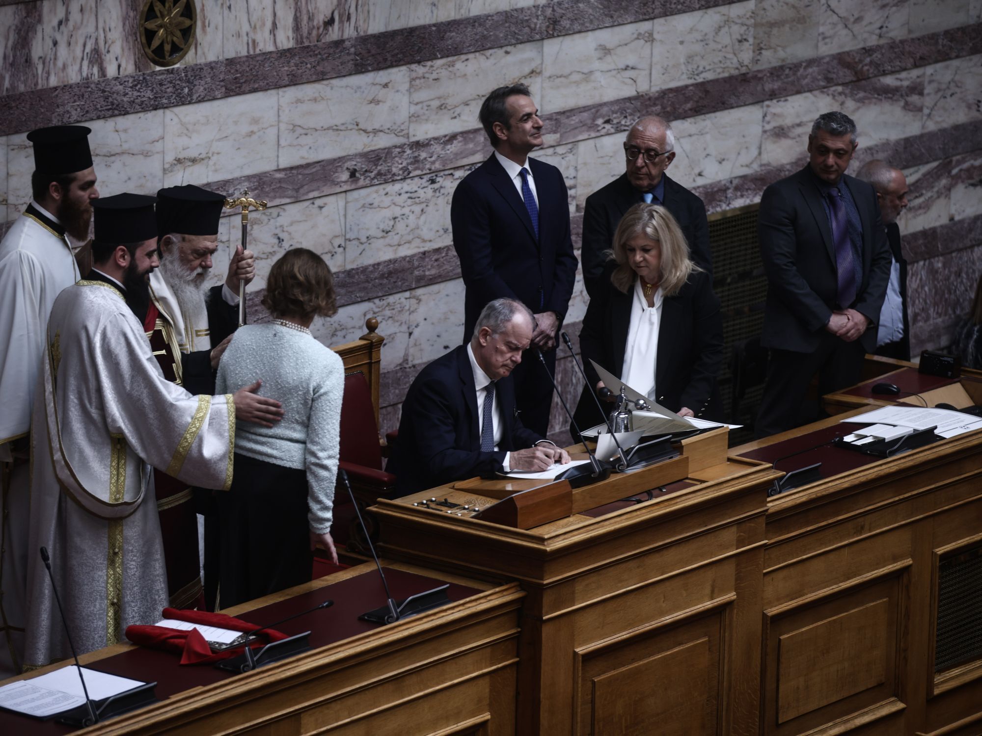 Οι υπογραφές σε τέσσερις παπύρους 