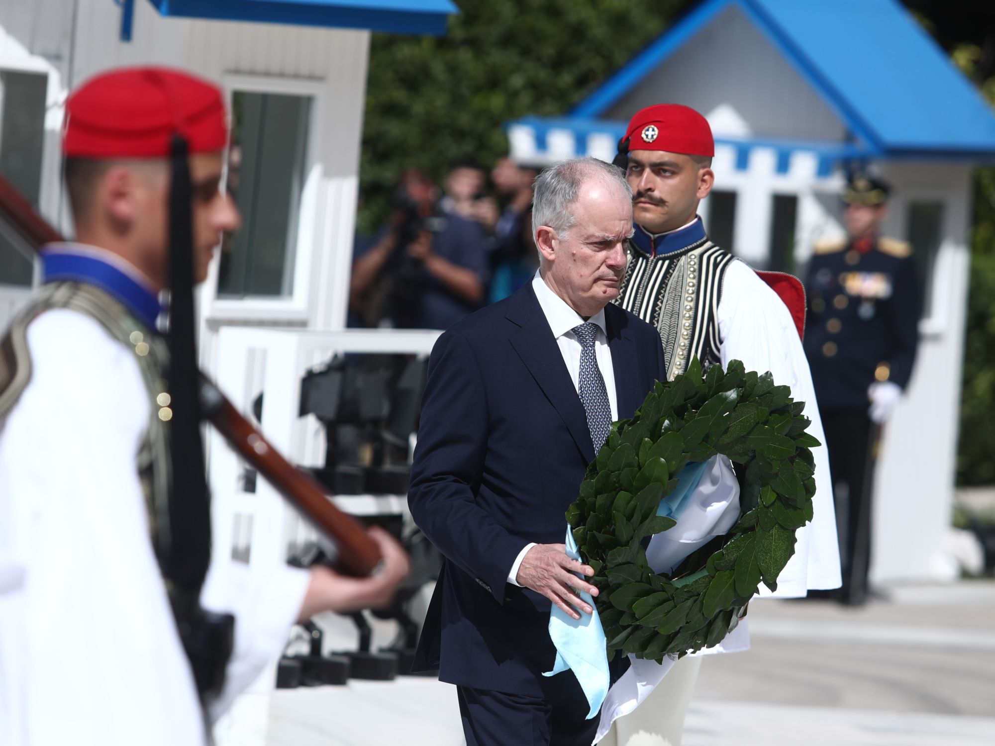 Ο Κωνσταντίνος Τασούλας κατέθεσε στεφάνι στο μνημείο του Άγνωστου Στρατιώτη