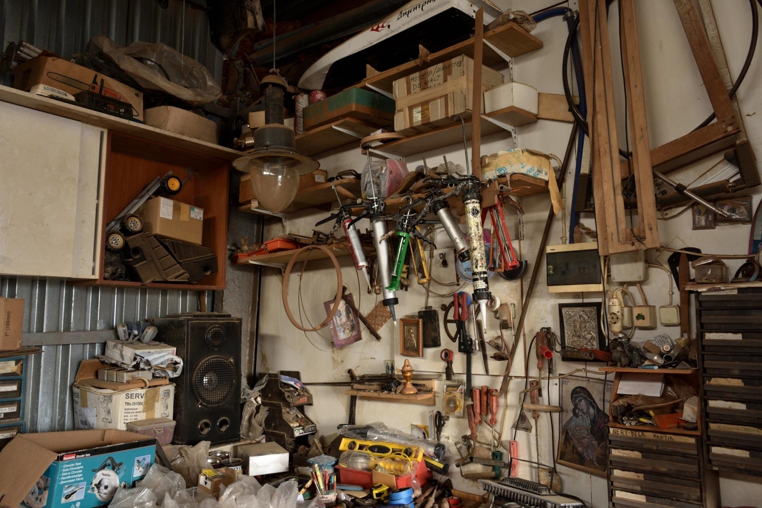 Ένα πρωινό στο ναυπηγείο του κύριου Πράσινου στη Σαλαμίνα