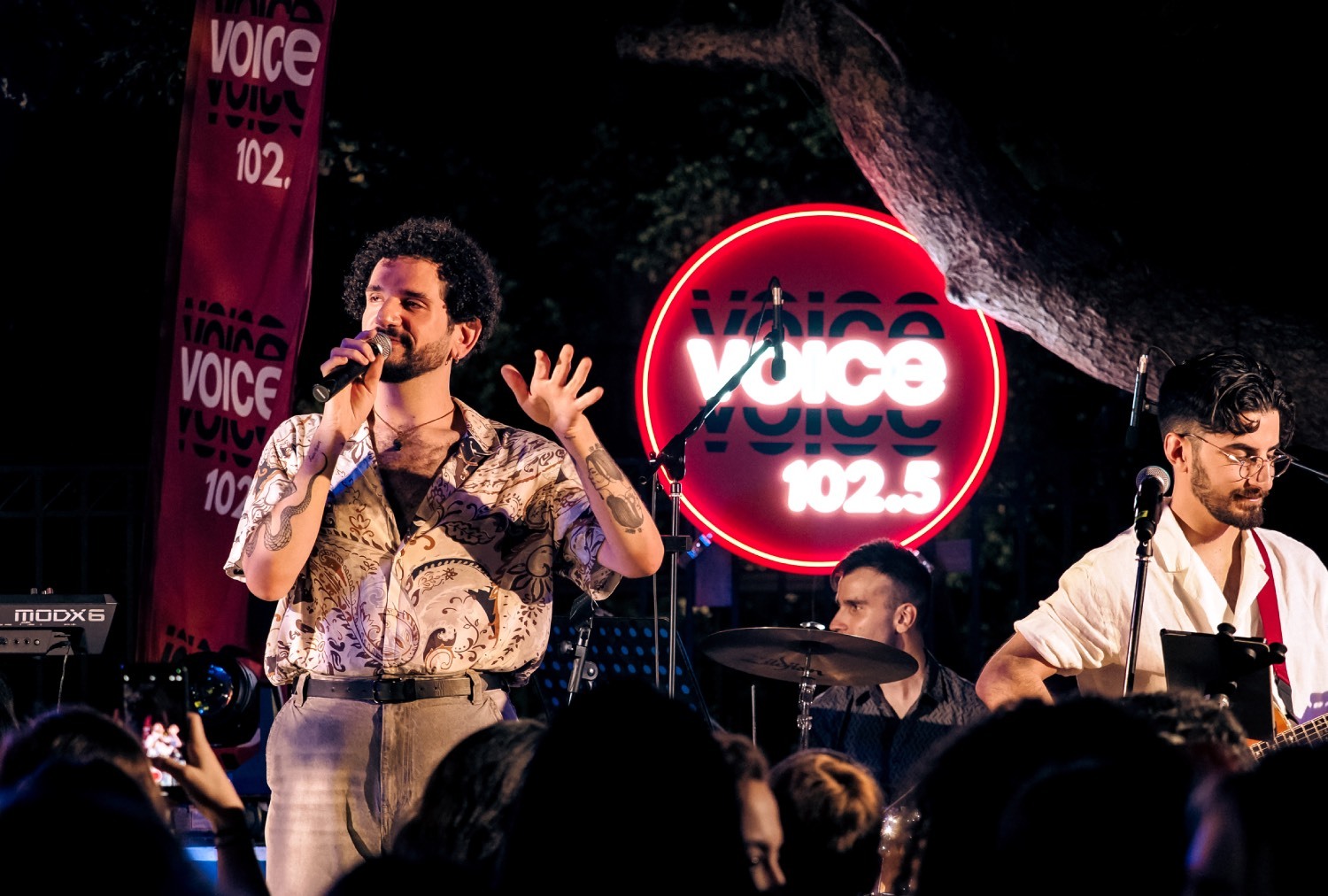 Ο Γιάννης Μαργάρης στην Πλατεία Δεξαμενής 