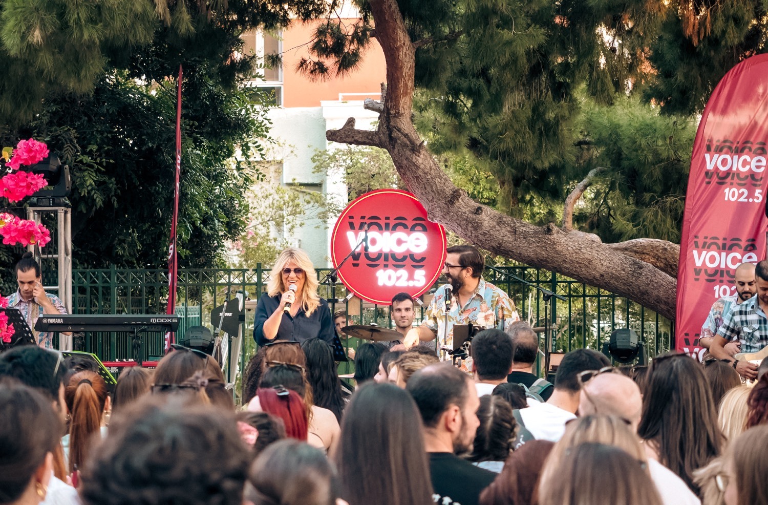 Η Επιστήμη Μπινάζη και Διονύσης Νοταράκης στην Πλατεία Δεξαμενής 