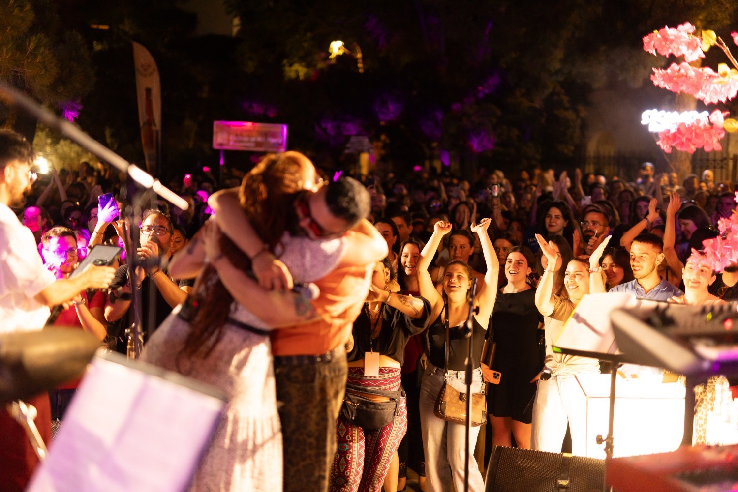 Ένας χρόνος με το μπαλκόνι του Papazó, από τον Voice102.5