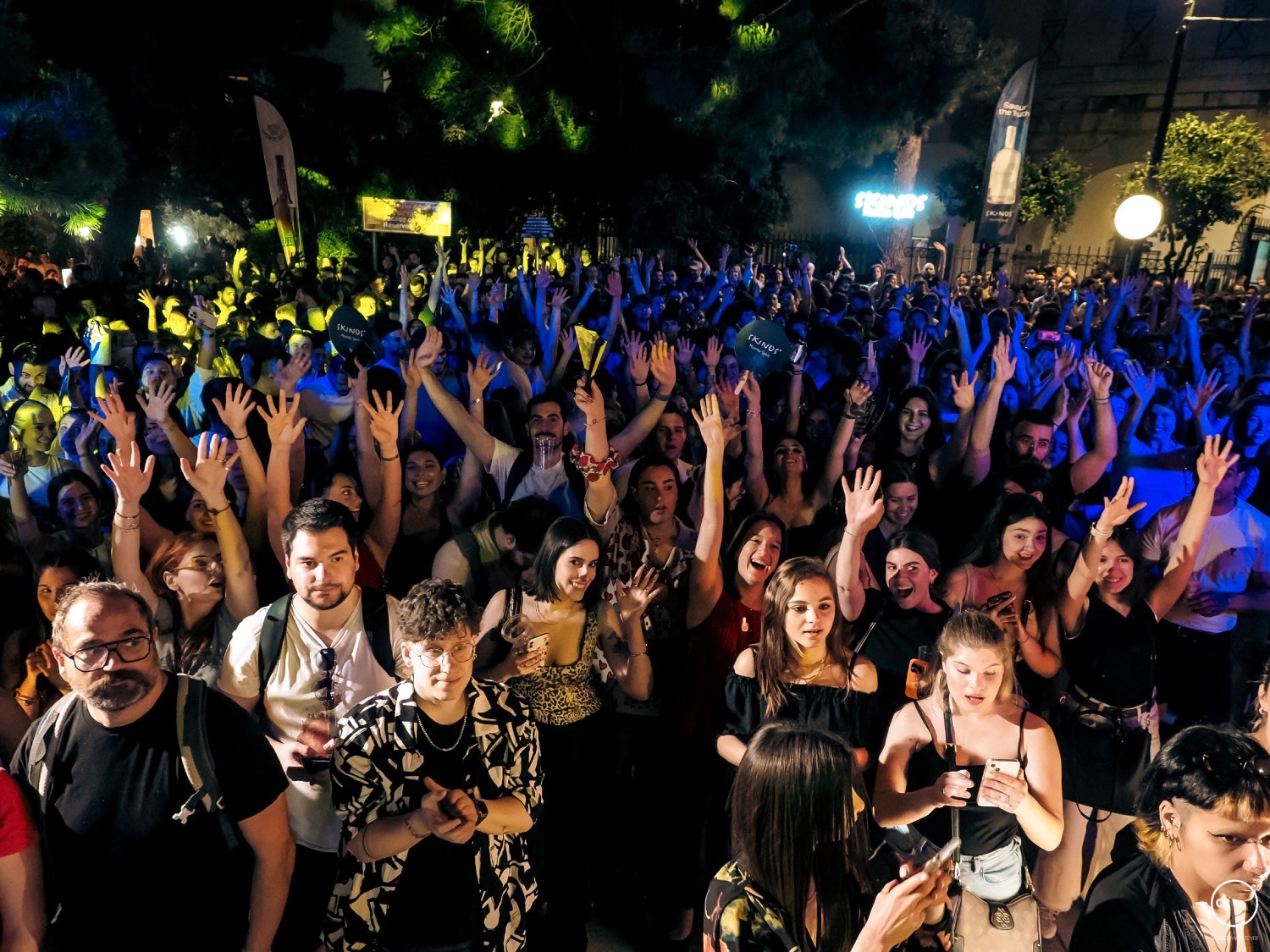 Ένας χρόνος με το μπαλκόνι του Papazó, από τον Voice102.5