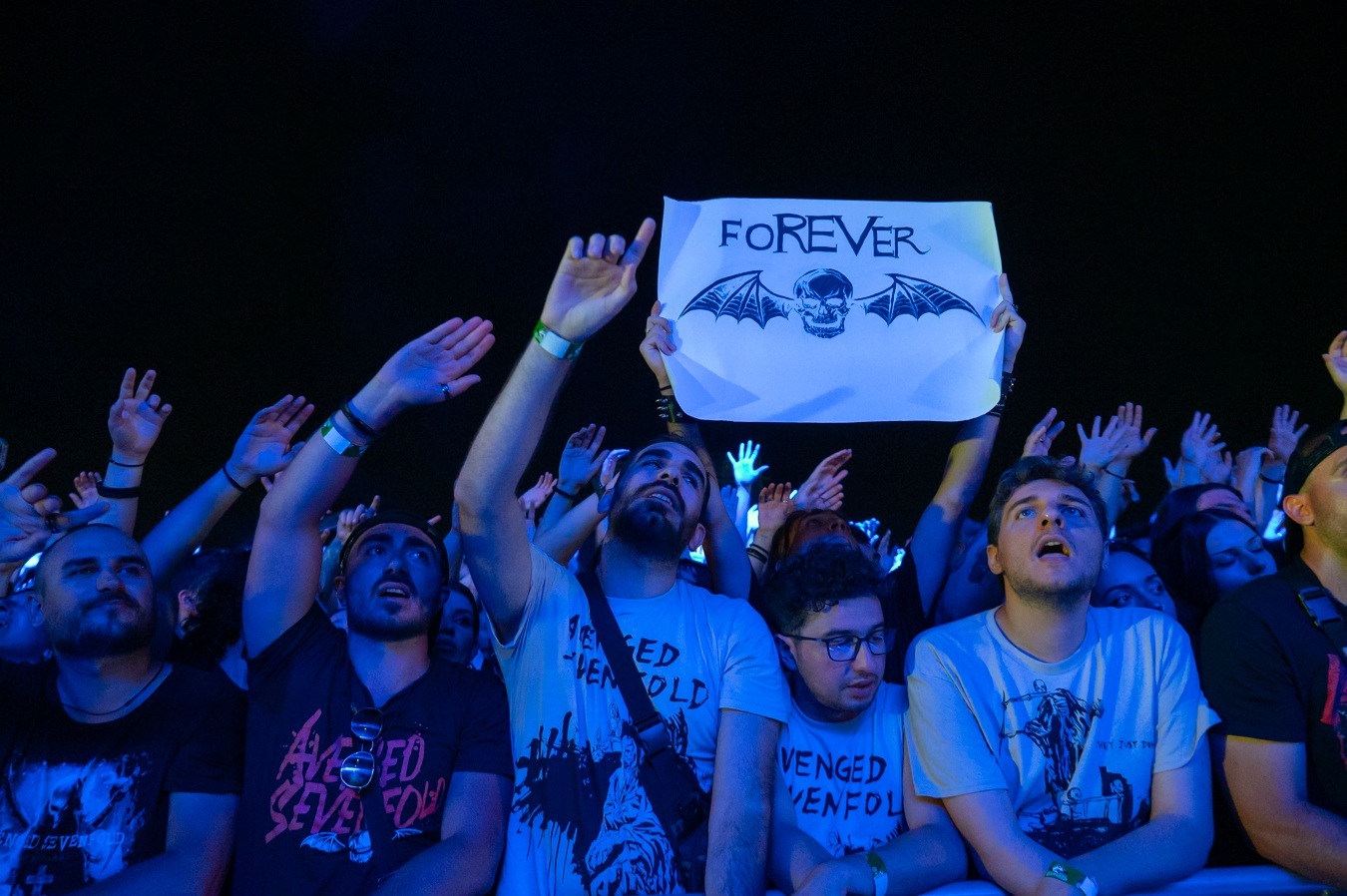 Release Athens 2025: Ανταπόκριση - φωτορεπορτάζ από τις εμφανίσεις των Avenged Sevenfold και Palaye Royale στην Πλατεία Νερού.
