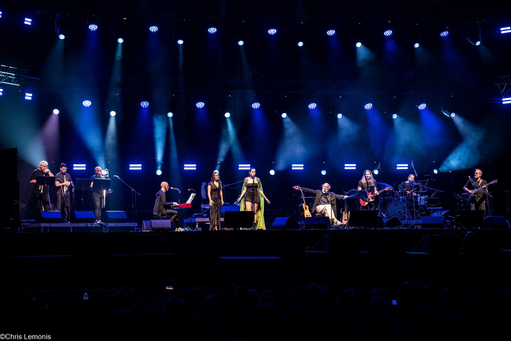 Rockwave Festival 2025: Ανταπόκριση-φωτορεπορτάζ από την ιστορική εμφάνιση του Διονύση Σαββόπουλου στη Μαλακάσα