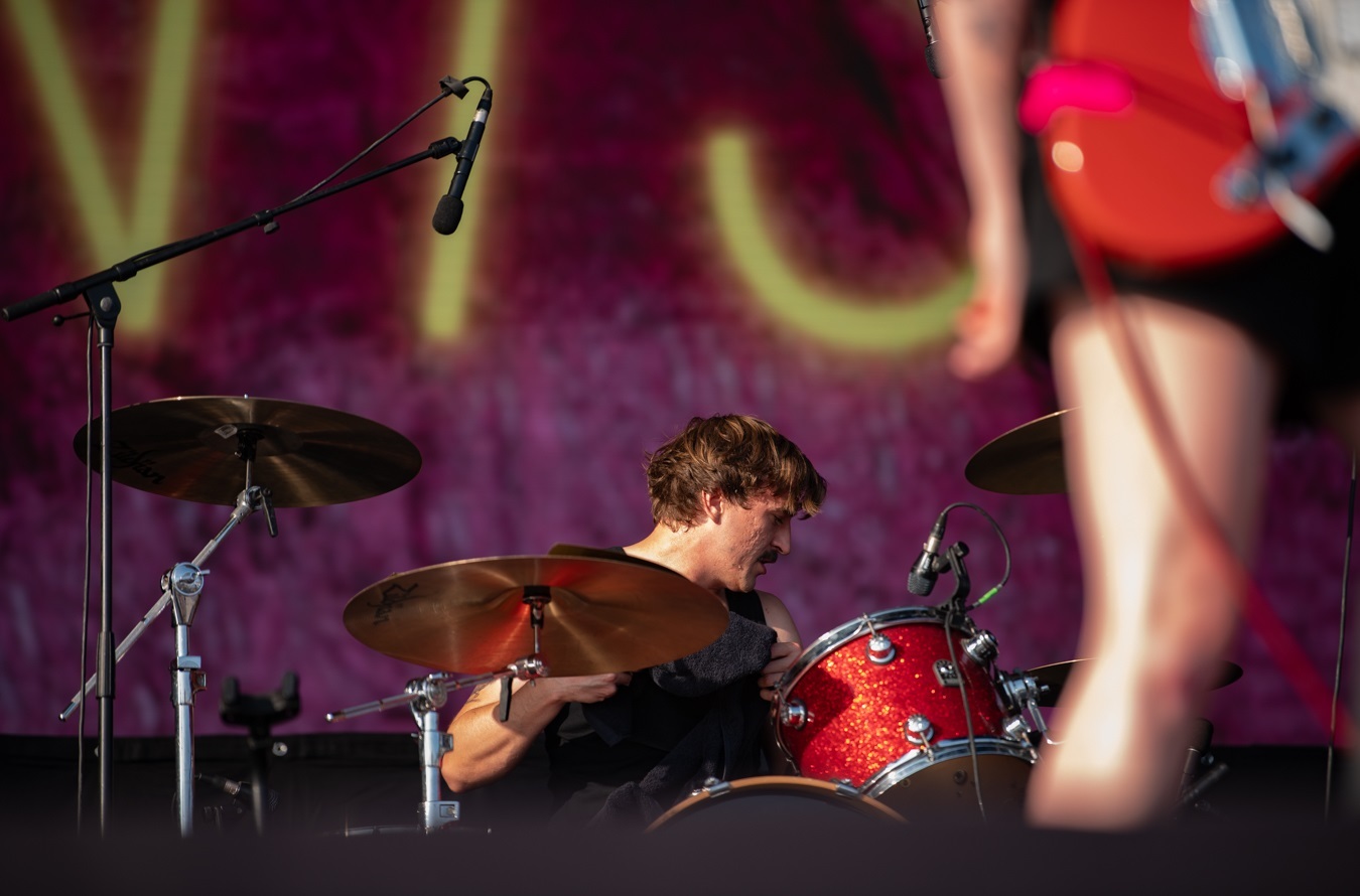 Release Athens 2025: Ανταπόκριση - φωτορεπορτάζ από τις εμφανίσεις των Idles, Glass Beams & Sprints στην Πλατεία Νερού.