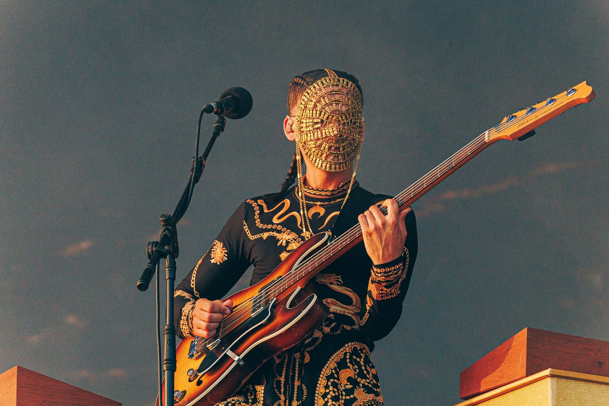 Release Athens 2025: Ανταπόκριση - φωτορεπορτάζ από τις εμφανίσεις των Idles, Glass Beams & Sprints στην Πλατεία Νερού.