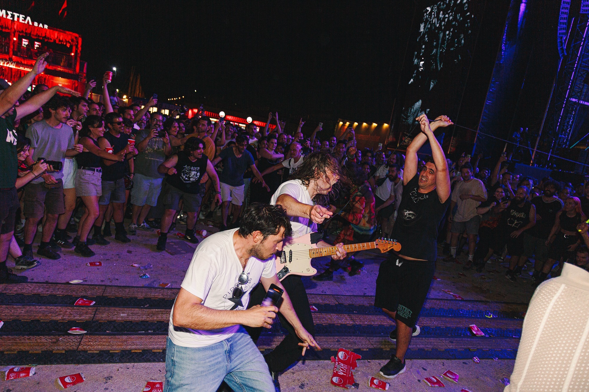 Release Athens 2025: Ανταπόκριση - φωτορεπορτάζ από τις εμφανίσεις των Idles, Glass Beams & Sprints στην Πλατεία Νερού.