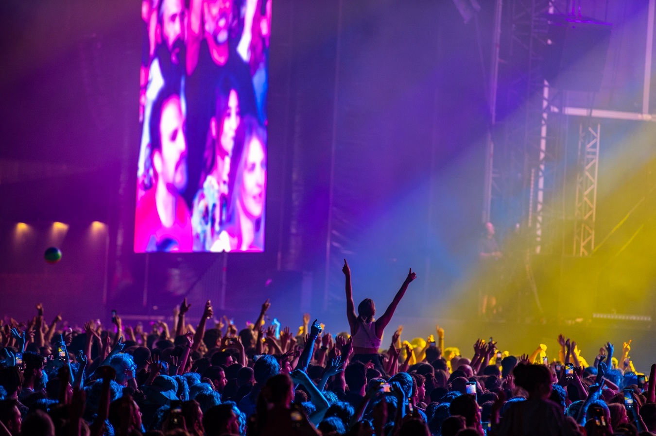 Release Athens 2025: Ανταπόκριση - φωτορεπορτάζ από τις εμφανίσεις των Παύλου Παυλίδη, Κωνσταντίνου Βήτα και Super Stereo στην Πλατεία Νερού