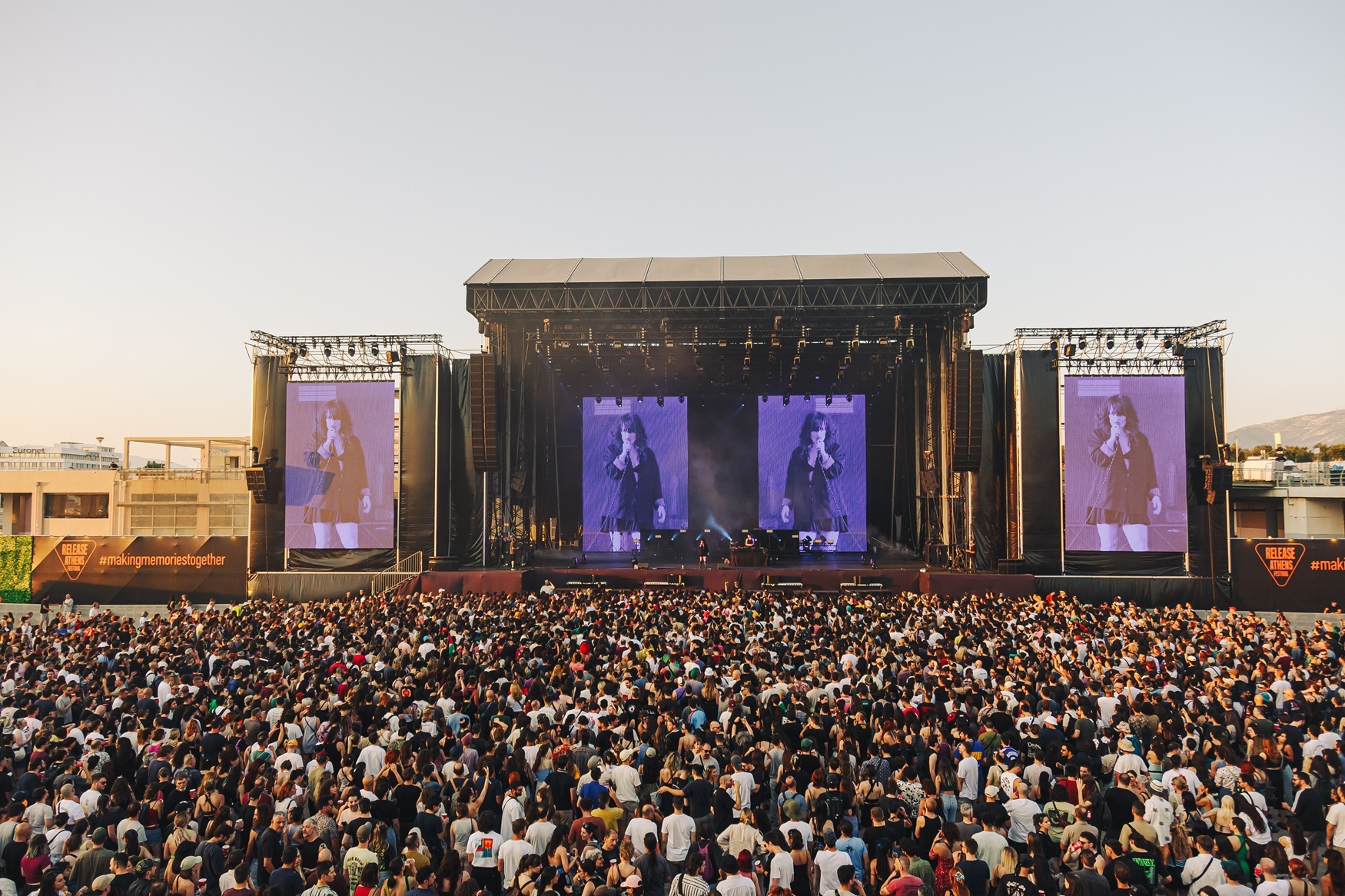 Release Athens 2025: Ανταπόκριση - φωτορεπορτάζ από τις εμφανίσεις των Fontaines D.C., Boy Harsher και Shame στην Πλατεία Νερού