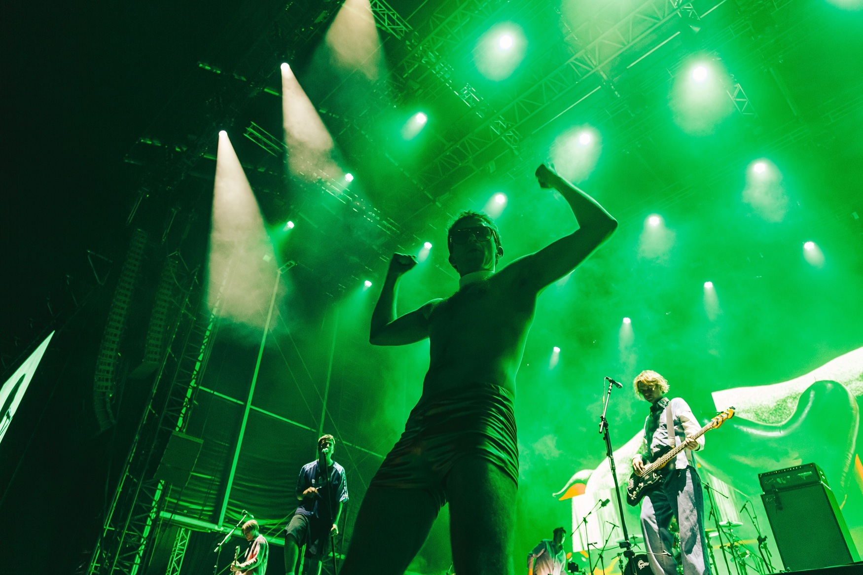 Release Athens 2025: Ανταπόκριση - φωτορεπορτάζ από τις εμφανίσεις των Fontaines D.C., Boy Harsher και Shame στην Πλατεία Νερού