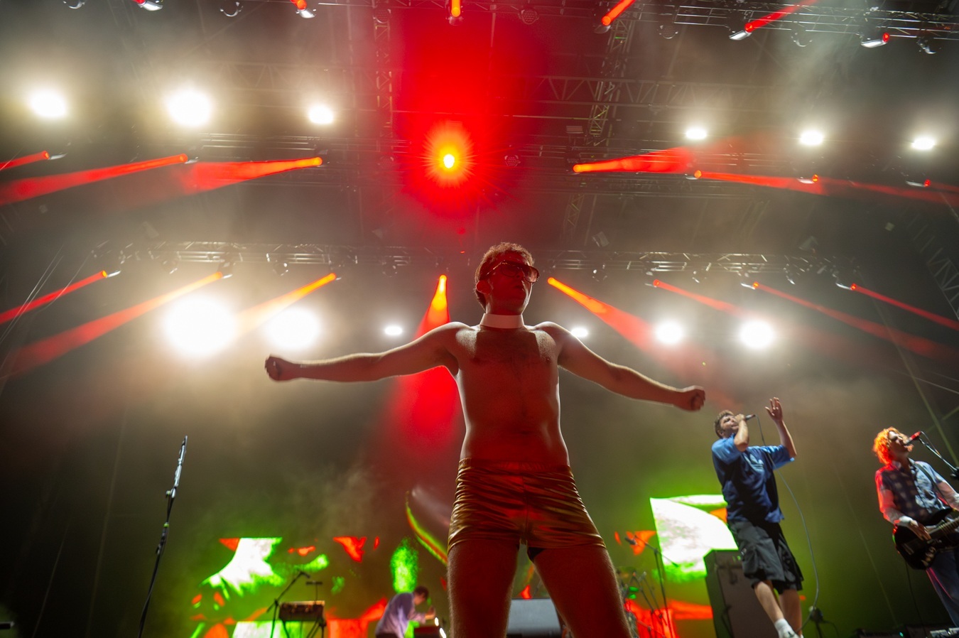 Release Athens 2025: Ανταπόκριση - φωτορεπορτάζ από τις εμφανίσεις των Fontaines D.C., Boy Harsher και Shame στην Πλατεία Νερού