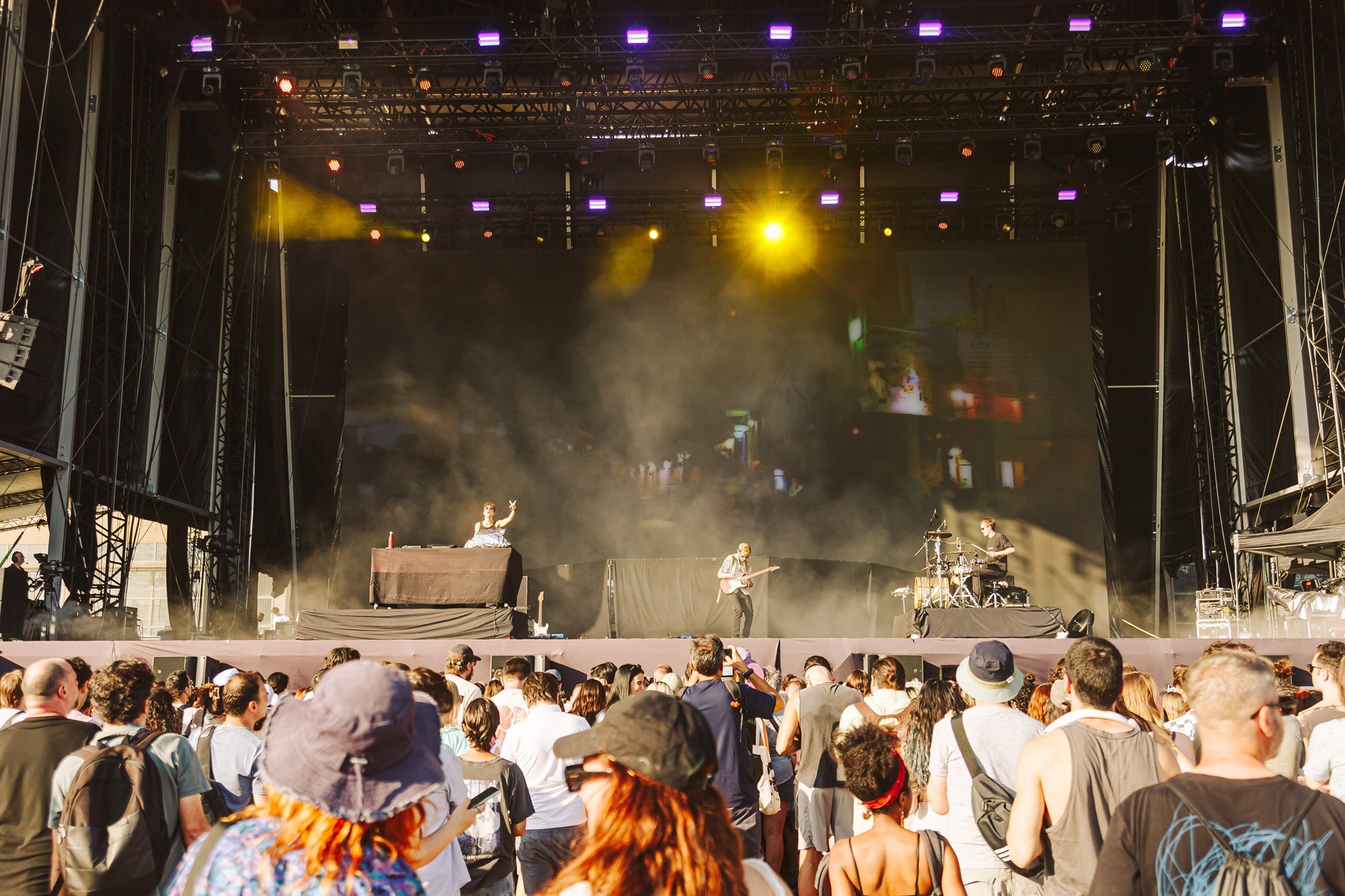 Release Athens 2025: Ανταπόκριση - φωτορεπορτάζ από τις εμφανίσεις των London Grammar, Aurora και Klangphonics στην Πλατεία Νερού