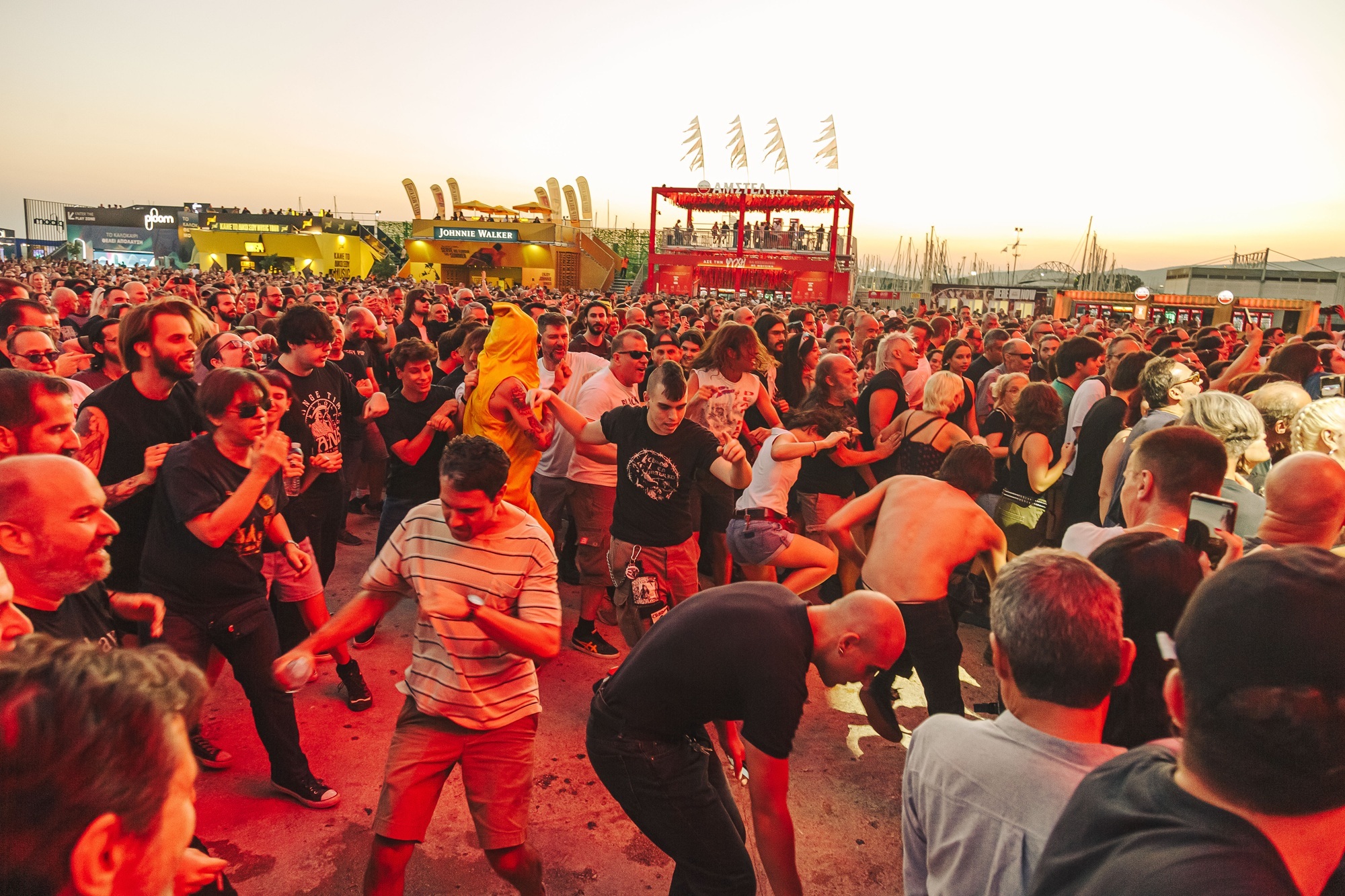 Release Athens 2025: Ανταπόκριση - φωτορεπορτάζ από τις εμφανίσεις των Supergrass, The Damned και The Lobsters στην Πλατεία Νερού