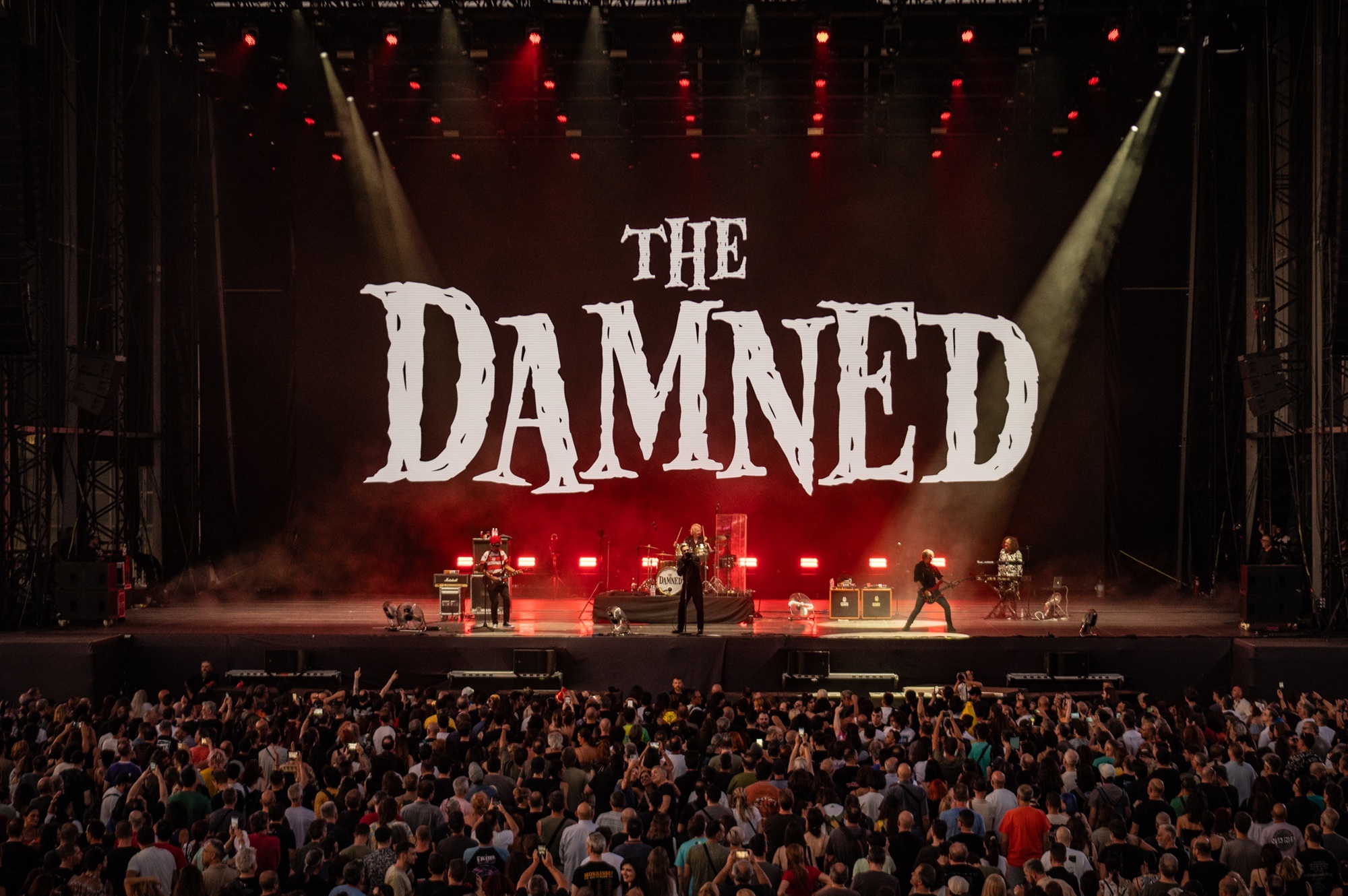 Release Athens 2025: Ανταπόκριση - φωτορεπορτάζ από τις εμφανίσεις των Supergrass, The Damned και The Lobsters στην Πλατεία Νερού