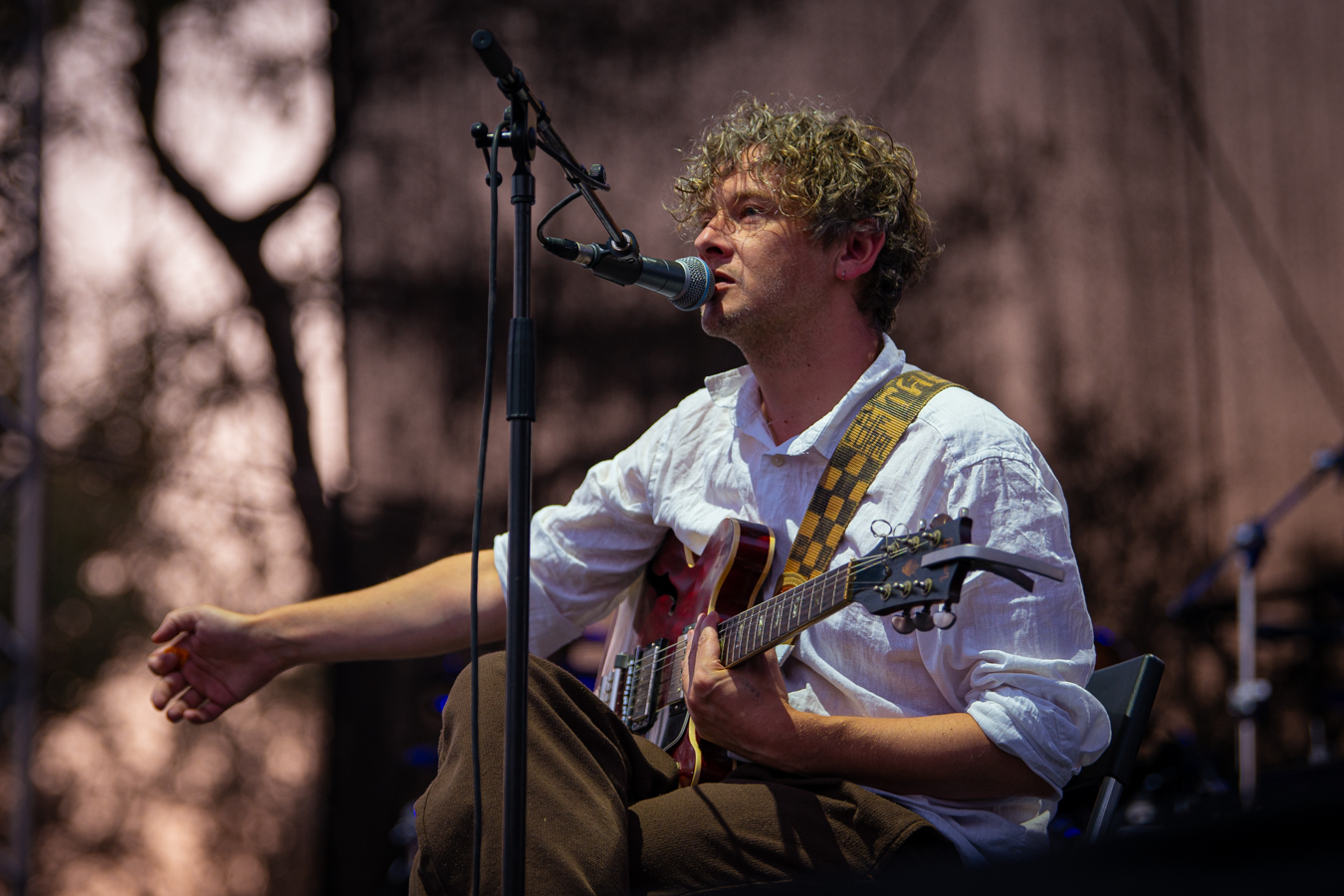 Ανταπόκριση από την εμφάνιση των Μπεθ Γκίμπονς και Bill Ryder - Jones στο Θέατρο Λυκαβηττού